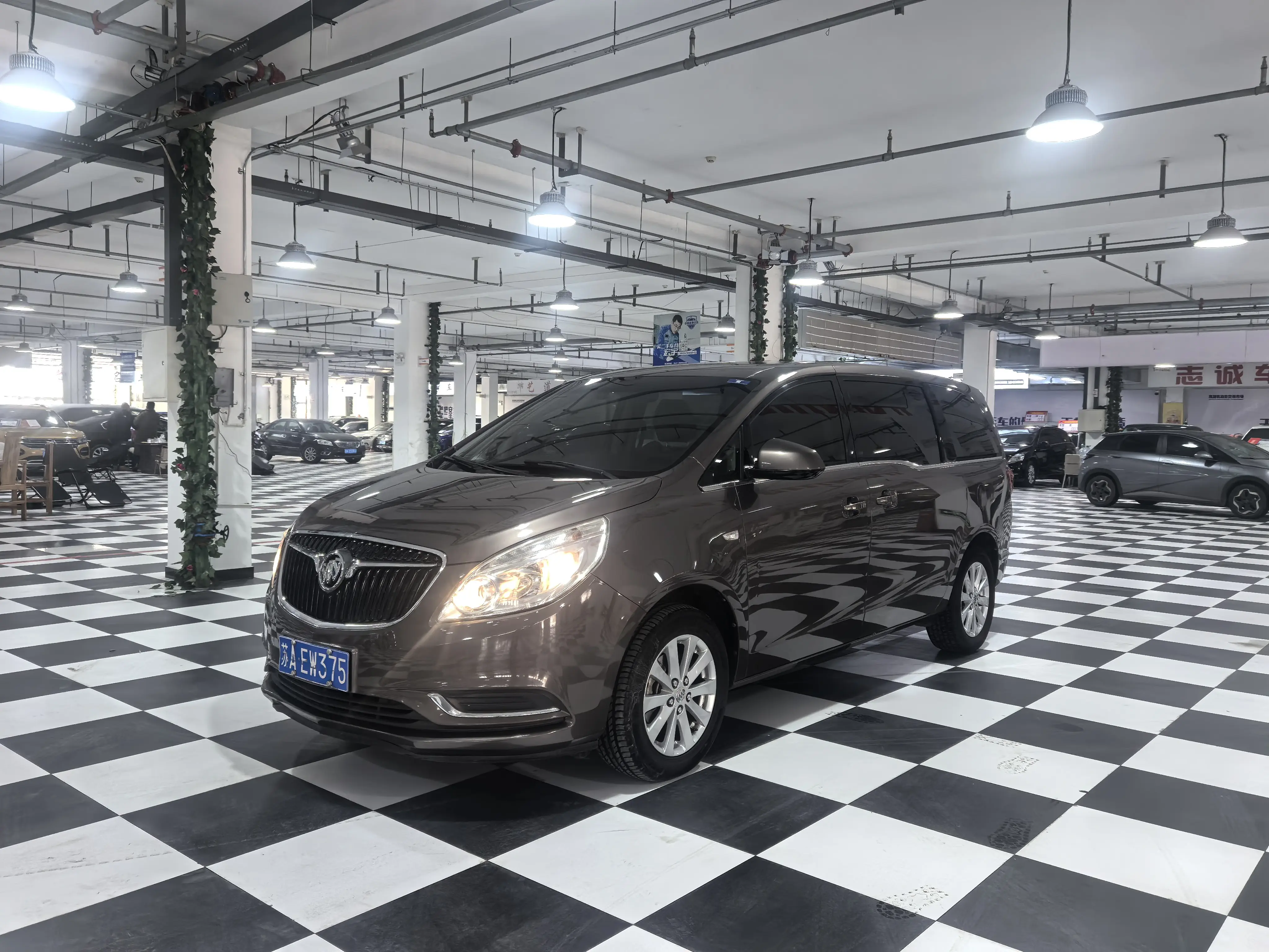 Buick GL8  из Китая