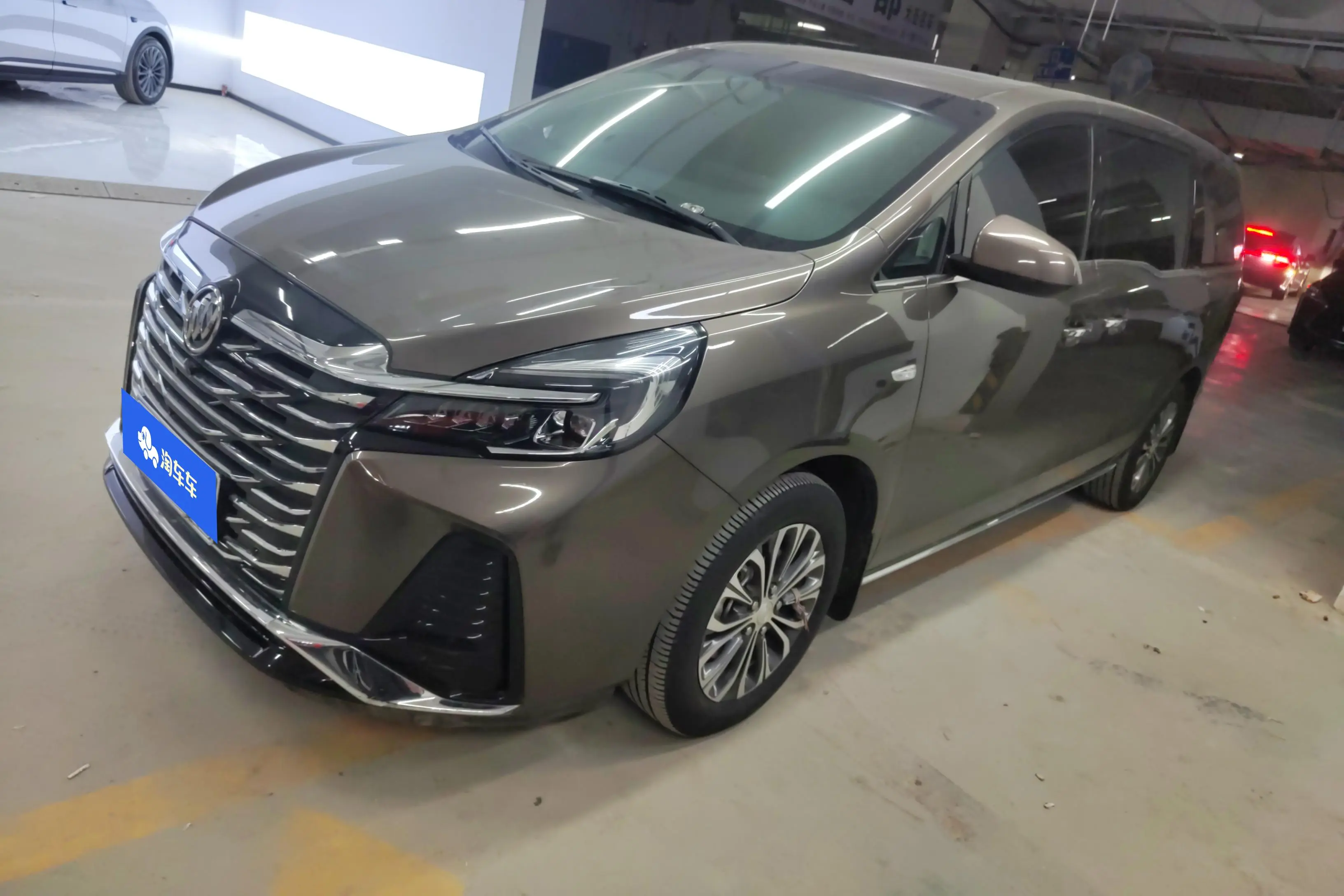 Buick GL8  из Китая