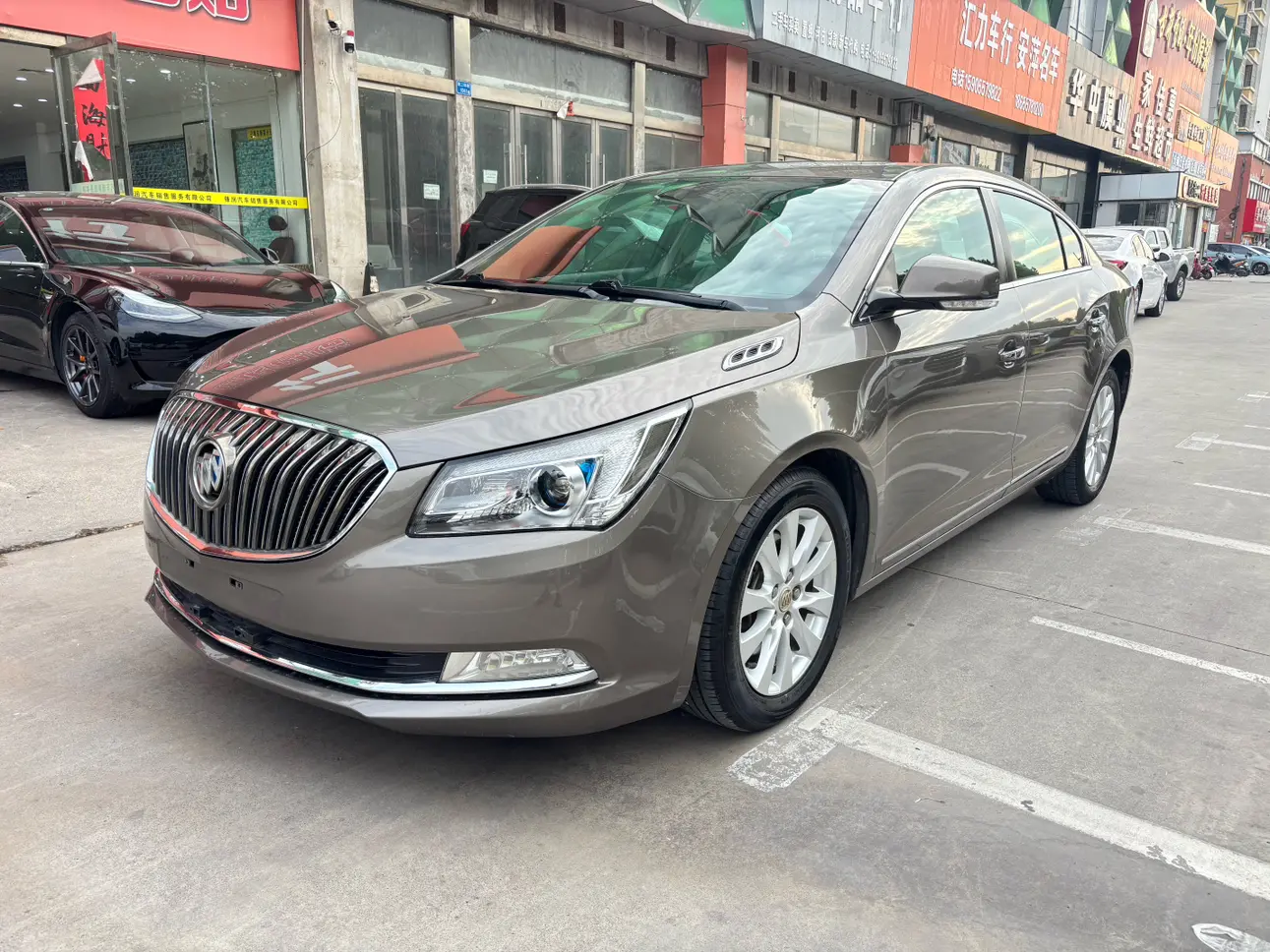 Buick LaCrosse  из Китая