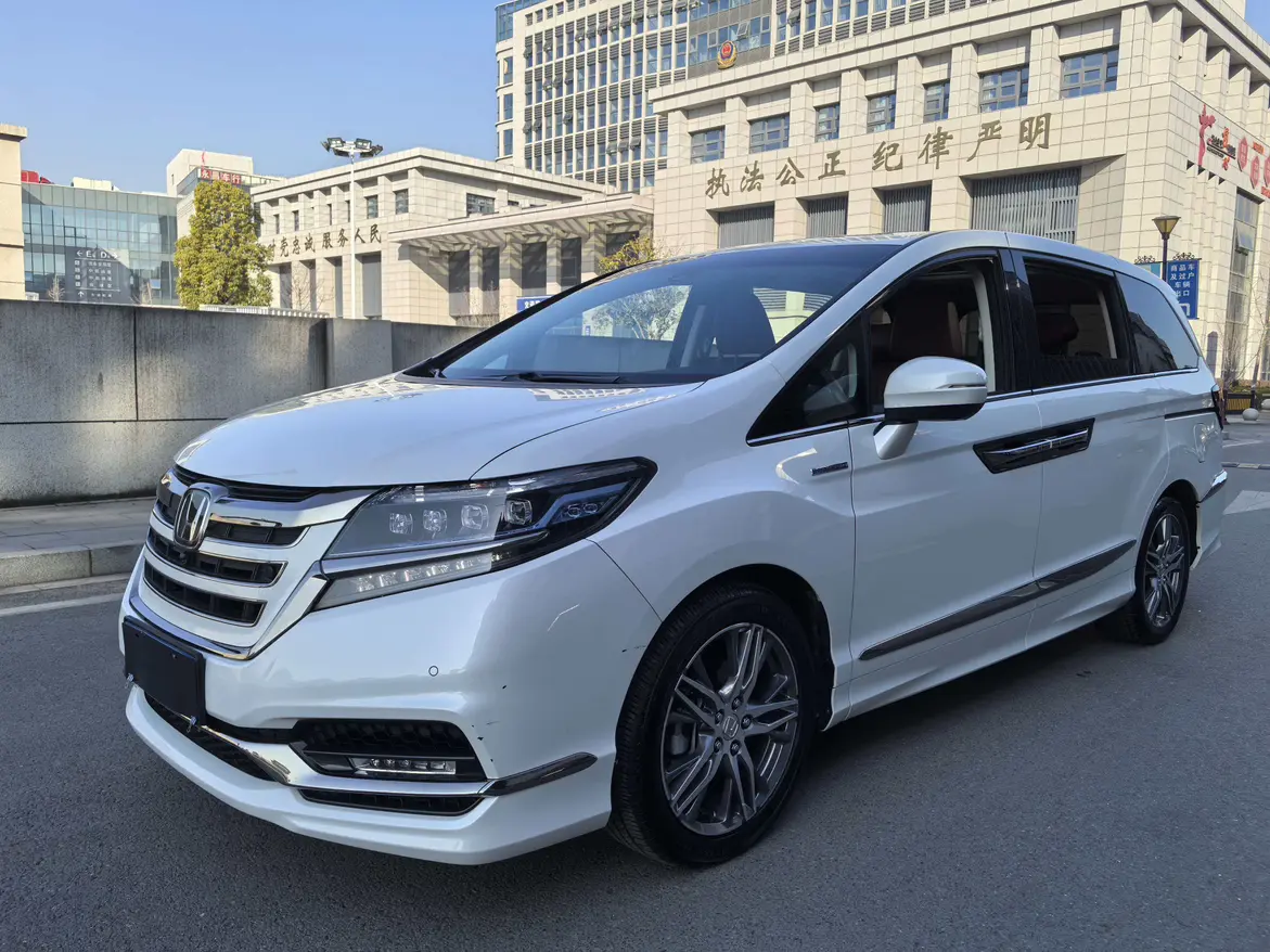 Honda Elysion (Alison)  из Китая