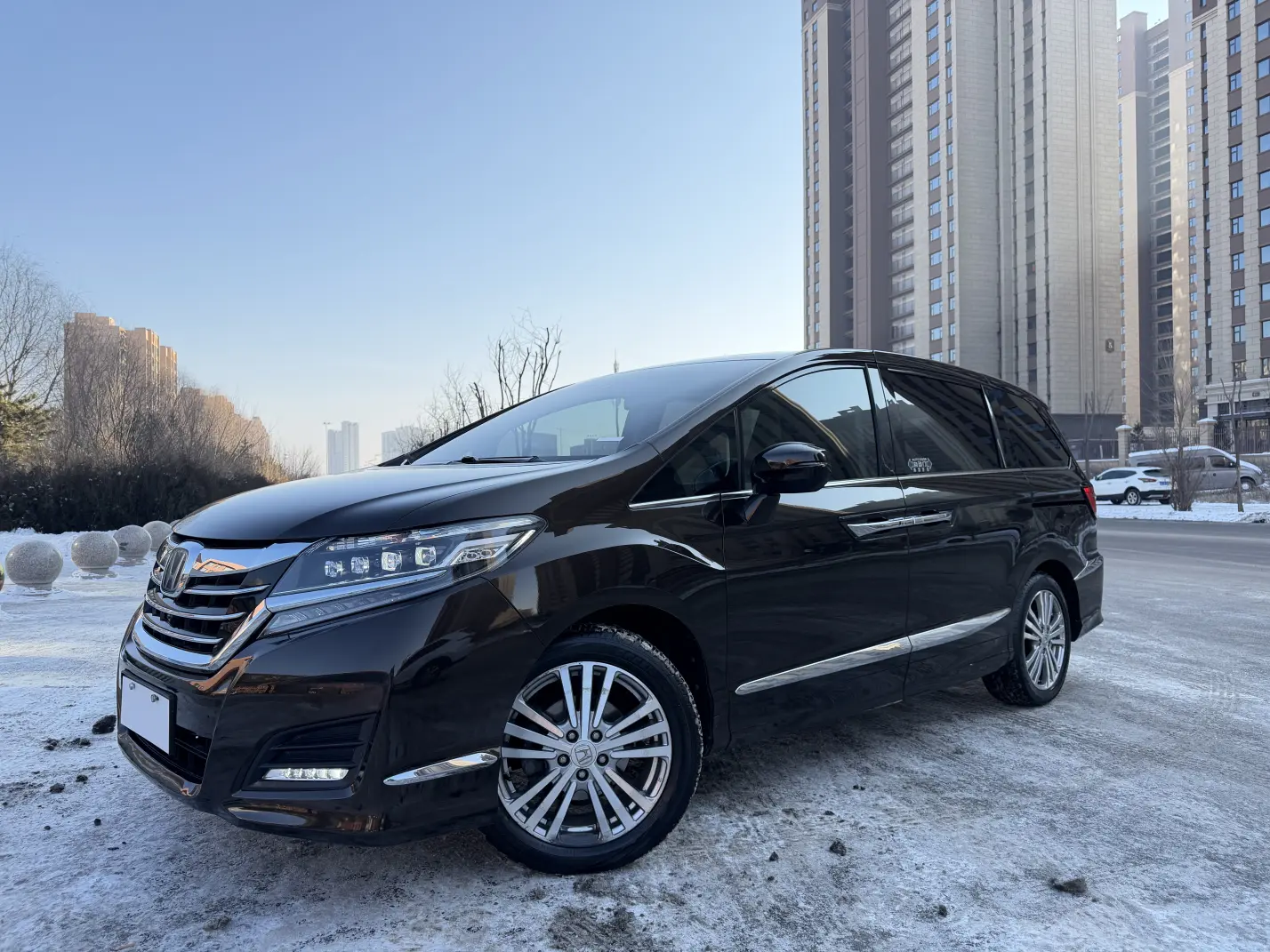 Honda Elysion (Alison)  из Китая