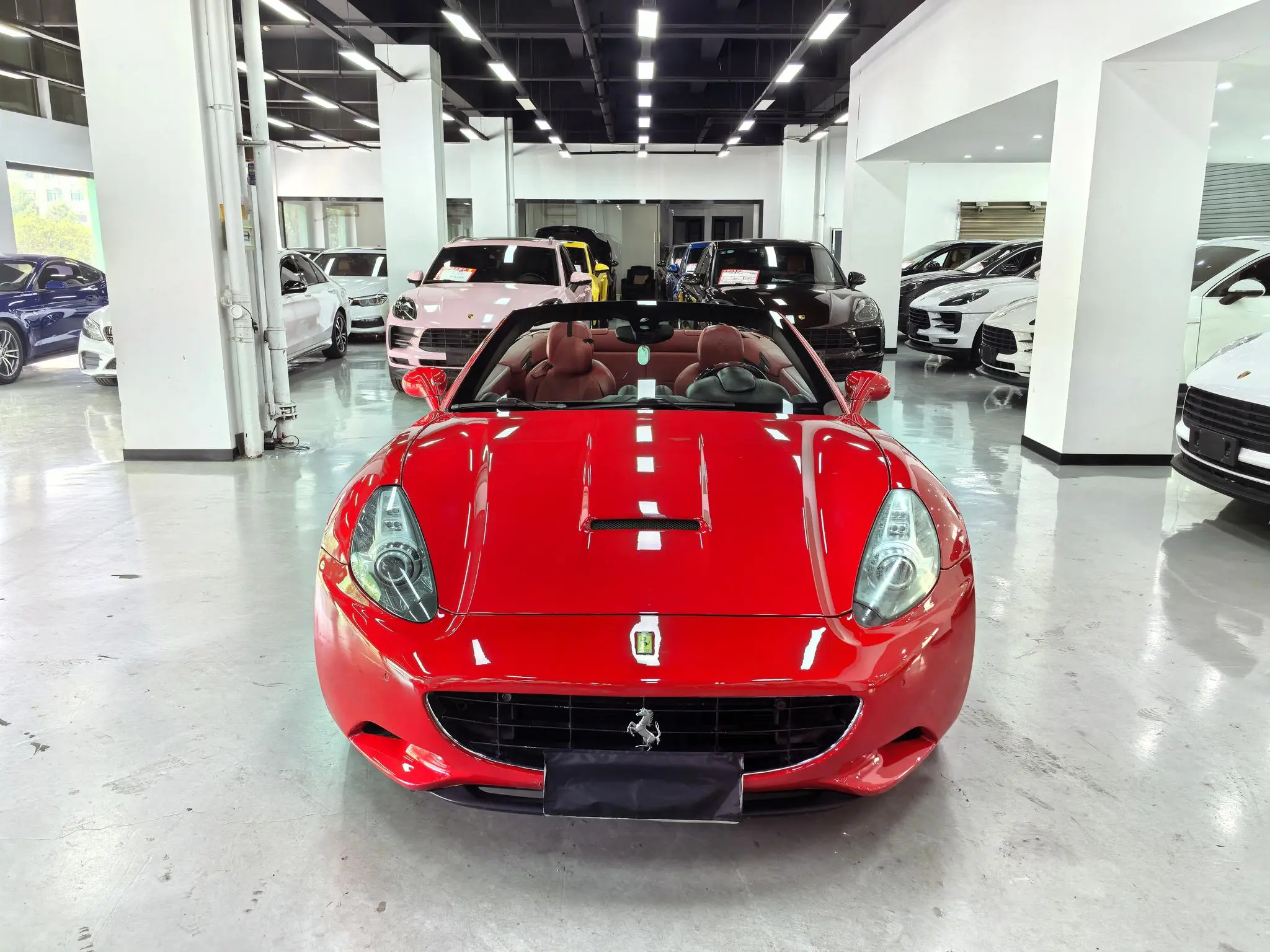 Ferrari California T  из Китая