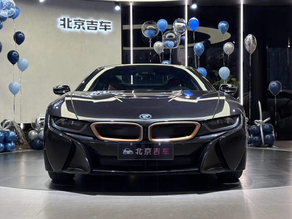 BMW i8  из Китая