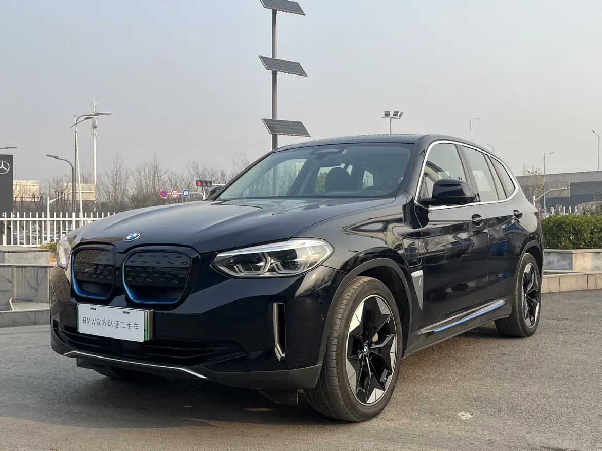BMW iX3  из Китая