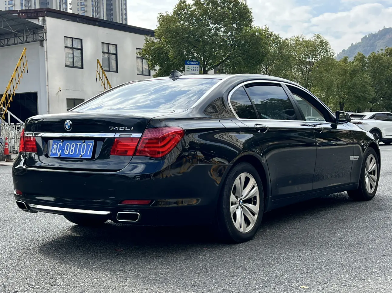 BMW 7 Series  из Китая