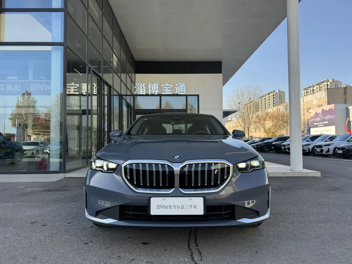 BMW i5  из Китая