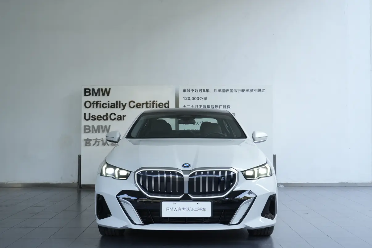 BMW i5  из Китая