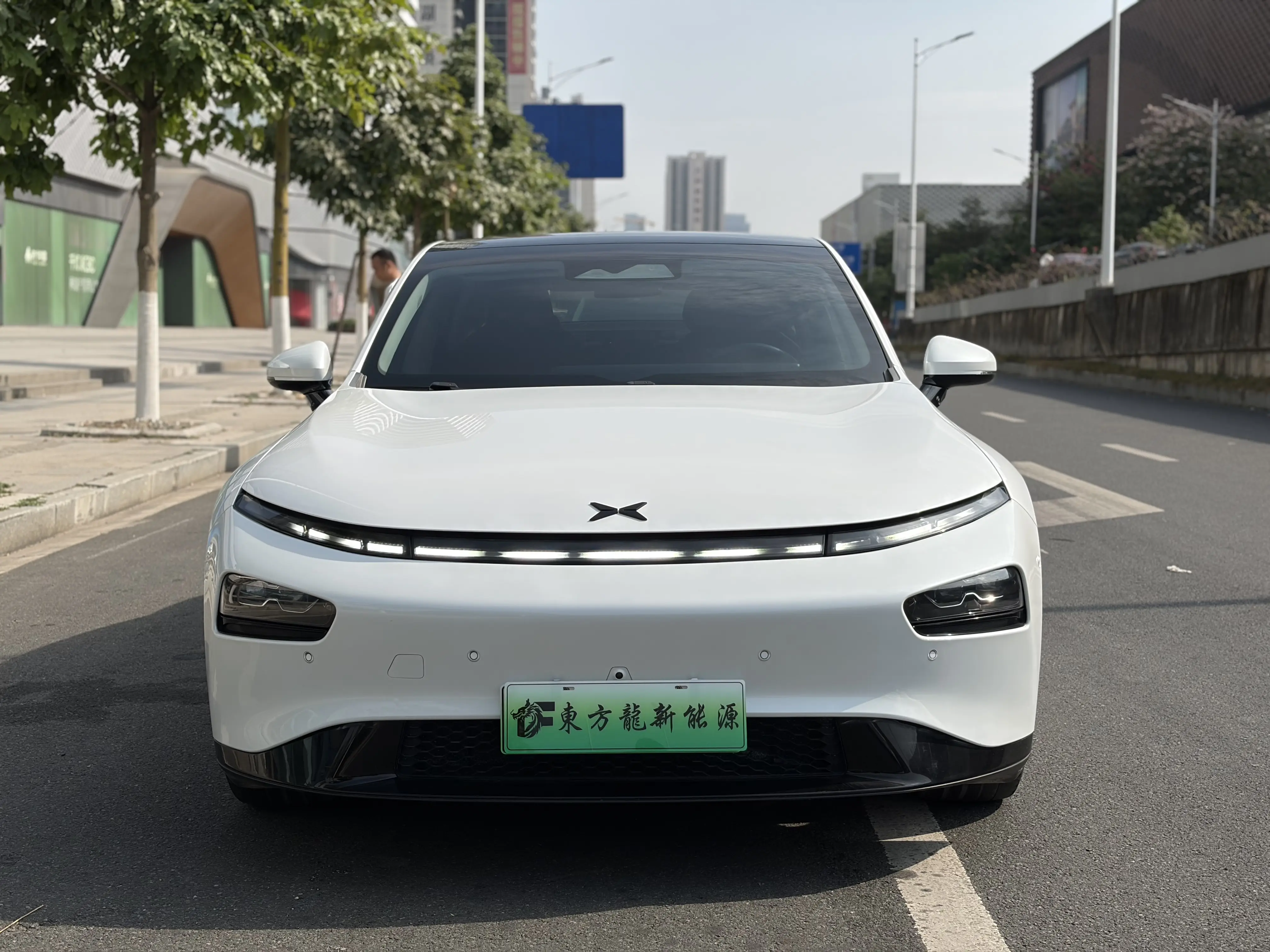 Xpeng P7  из Китая