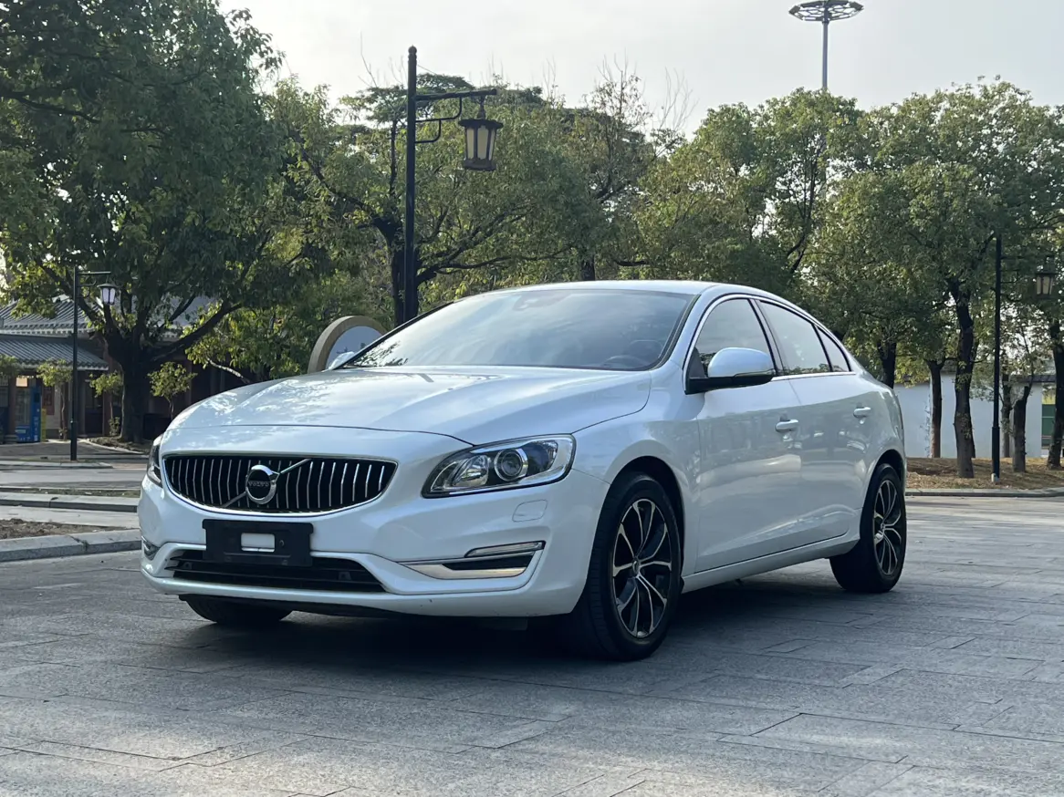 Volvo S60  из Китая