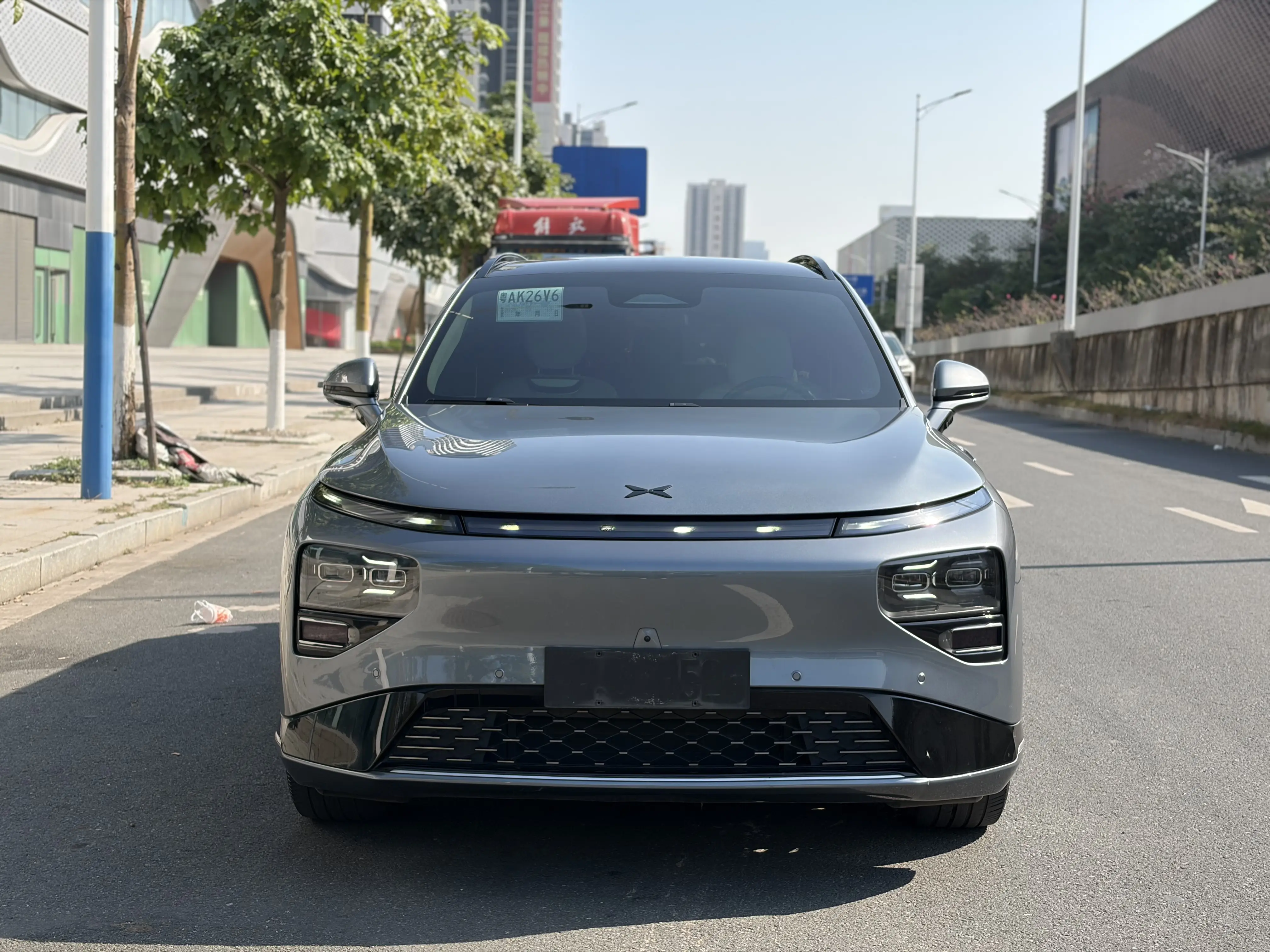 Xpeng G9  из Китая