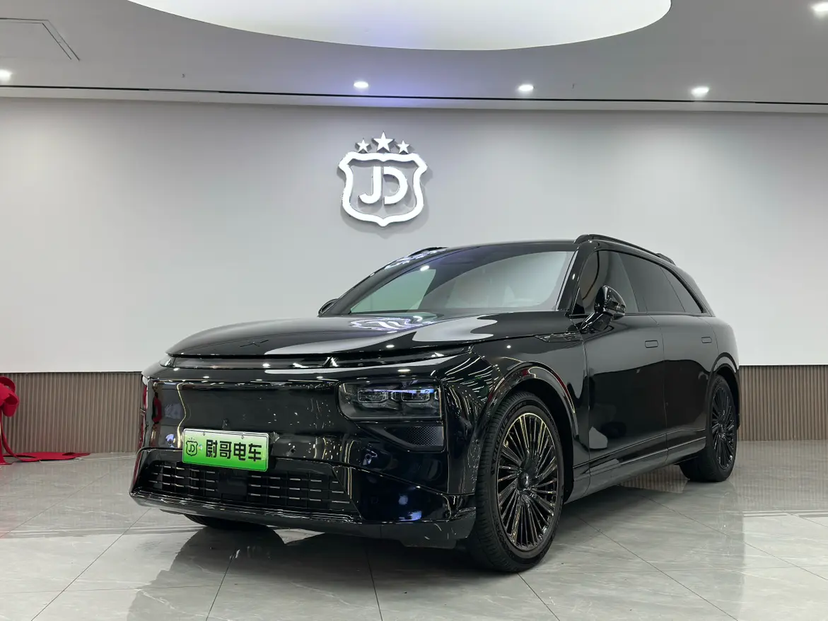 Xpeng G9  из Китая