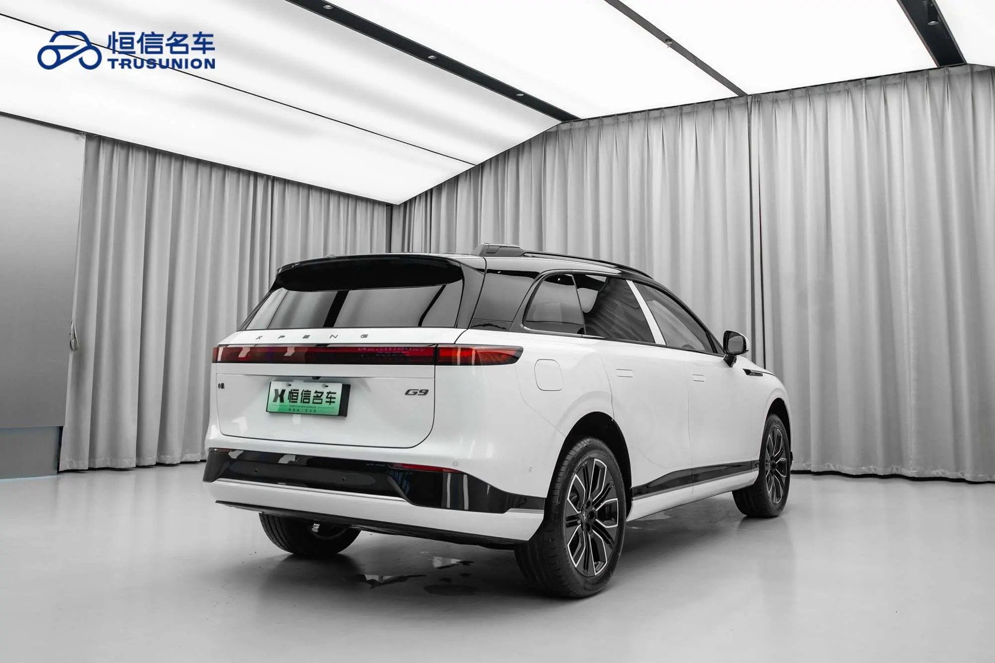 Xpeng G9  из Китая