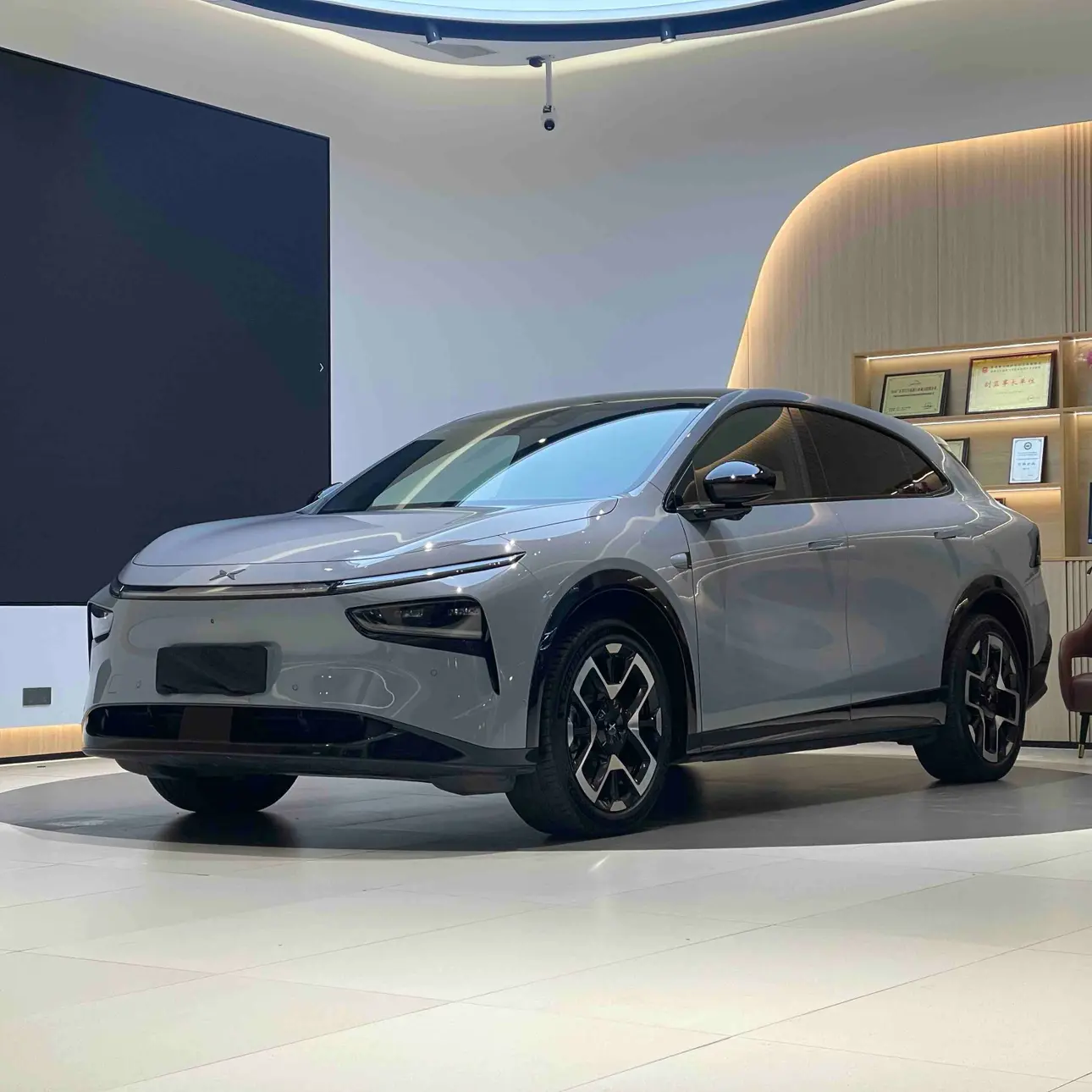 Xpeng G7  из Китая