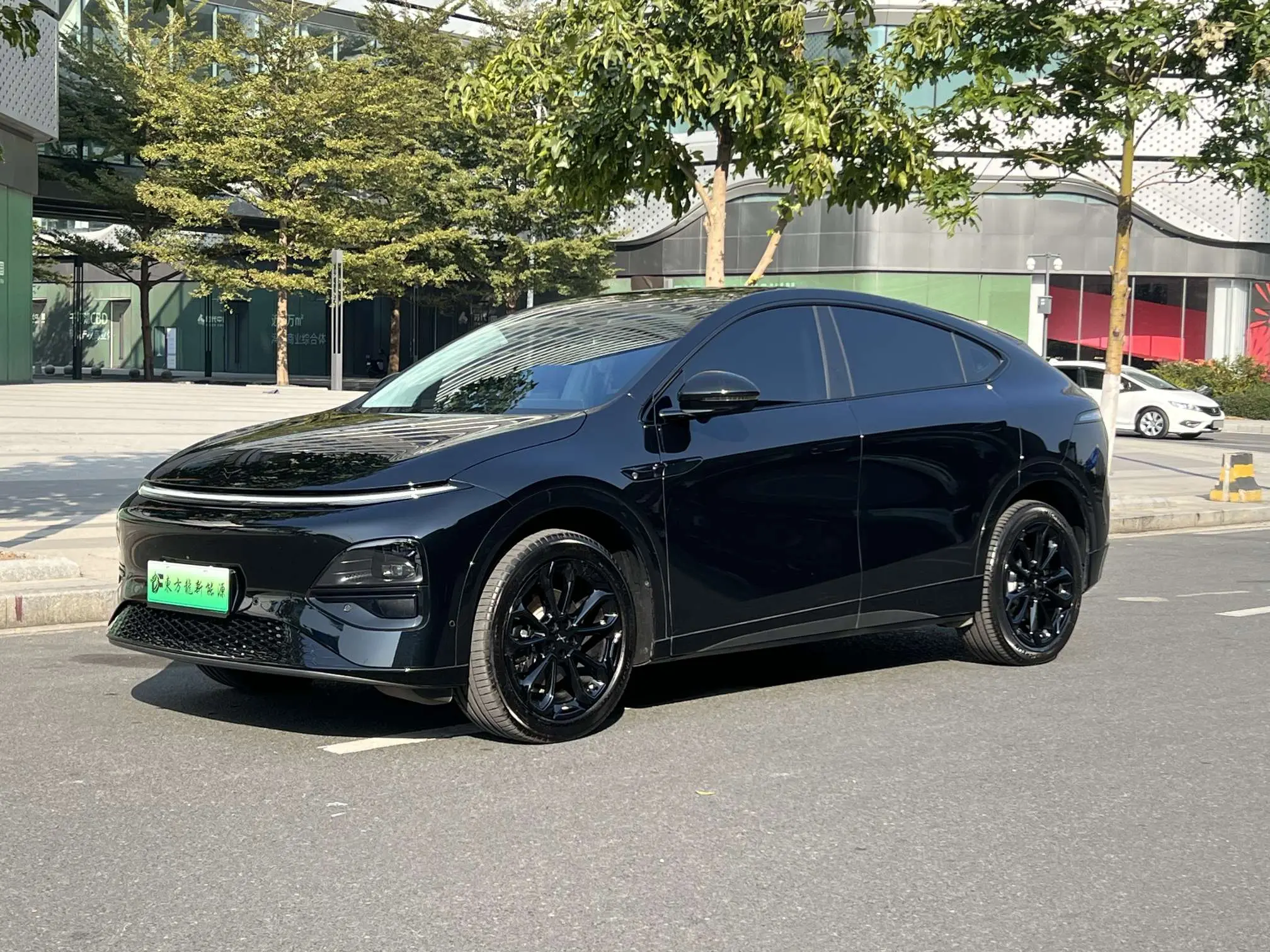 Xpeng G6  из Китая