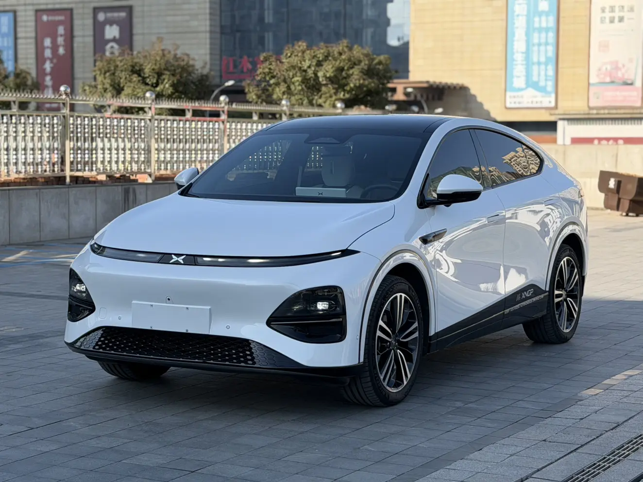 Xpeng G6  из Китая