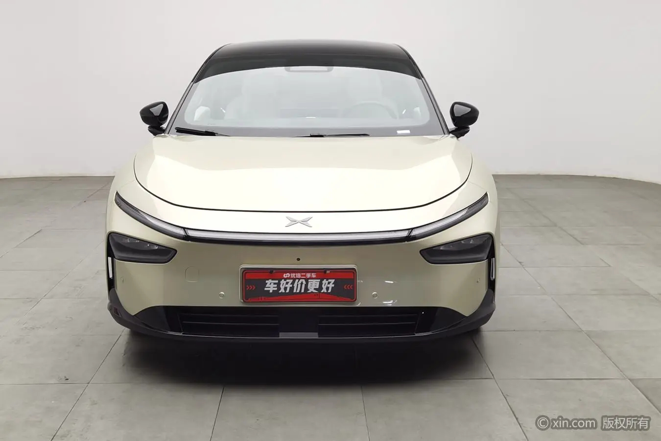 Xpeng P7+  из Китая