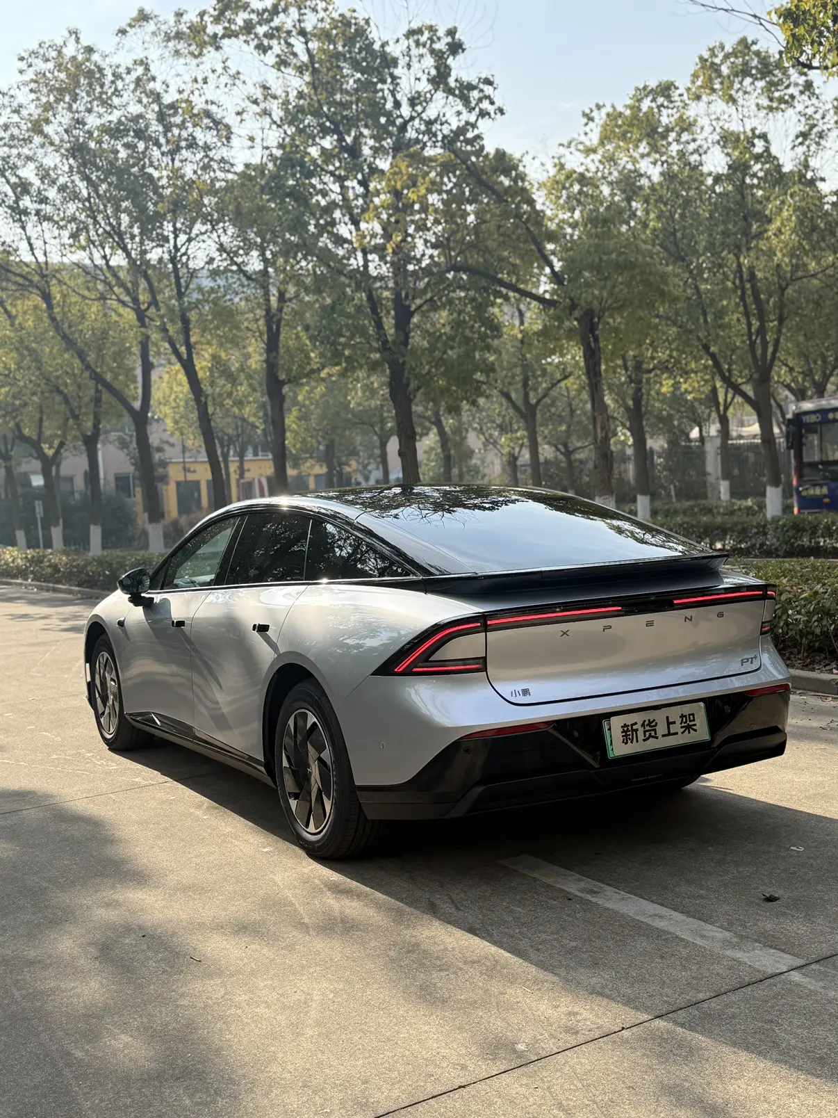 Xpeng P7+  из Китая