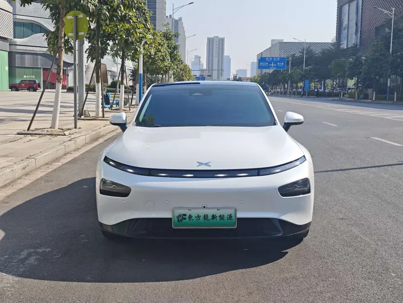 Xpeng P7  из Китая