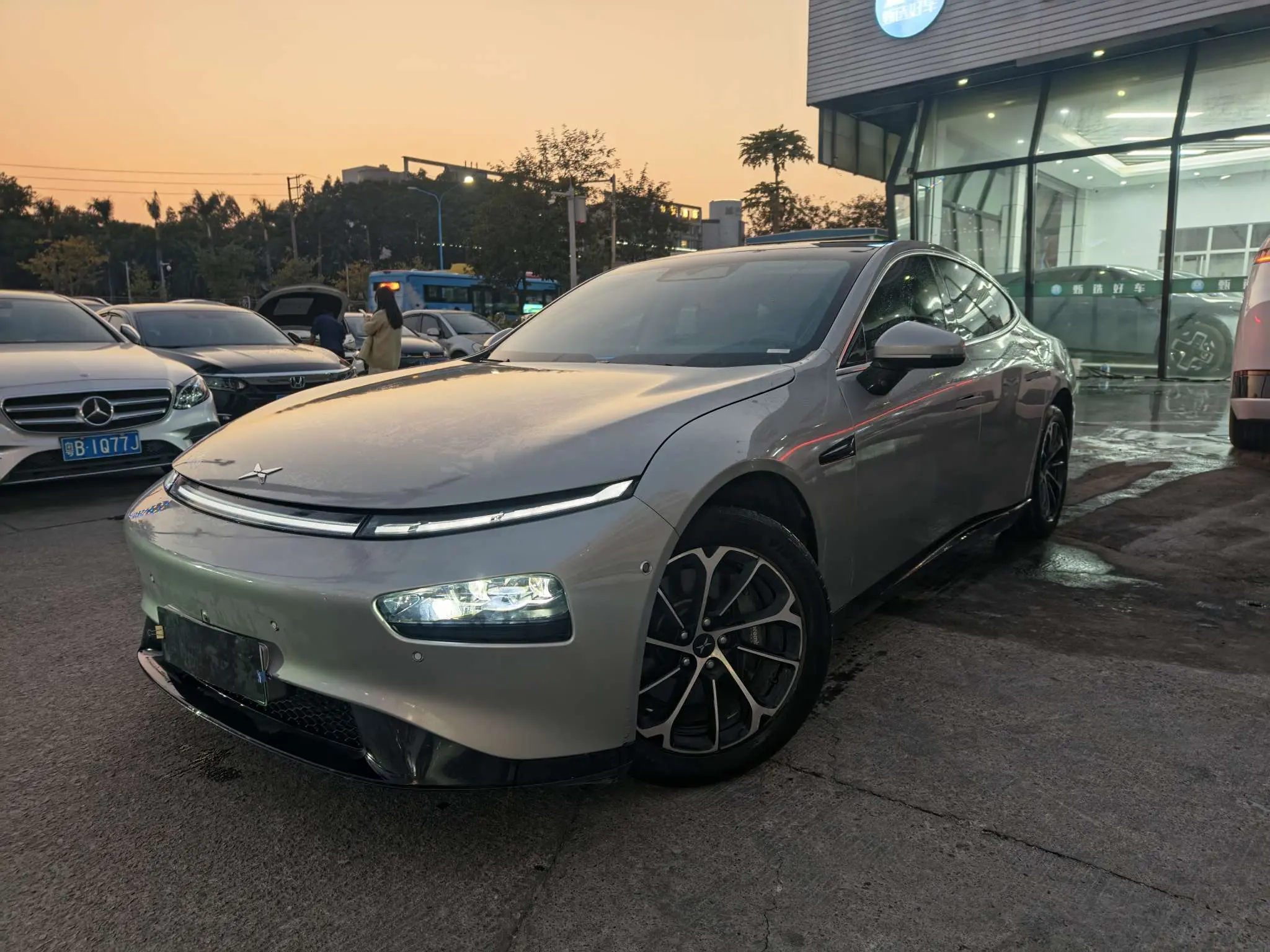 Xpeng P7  из Китая