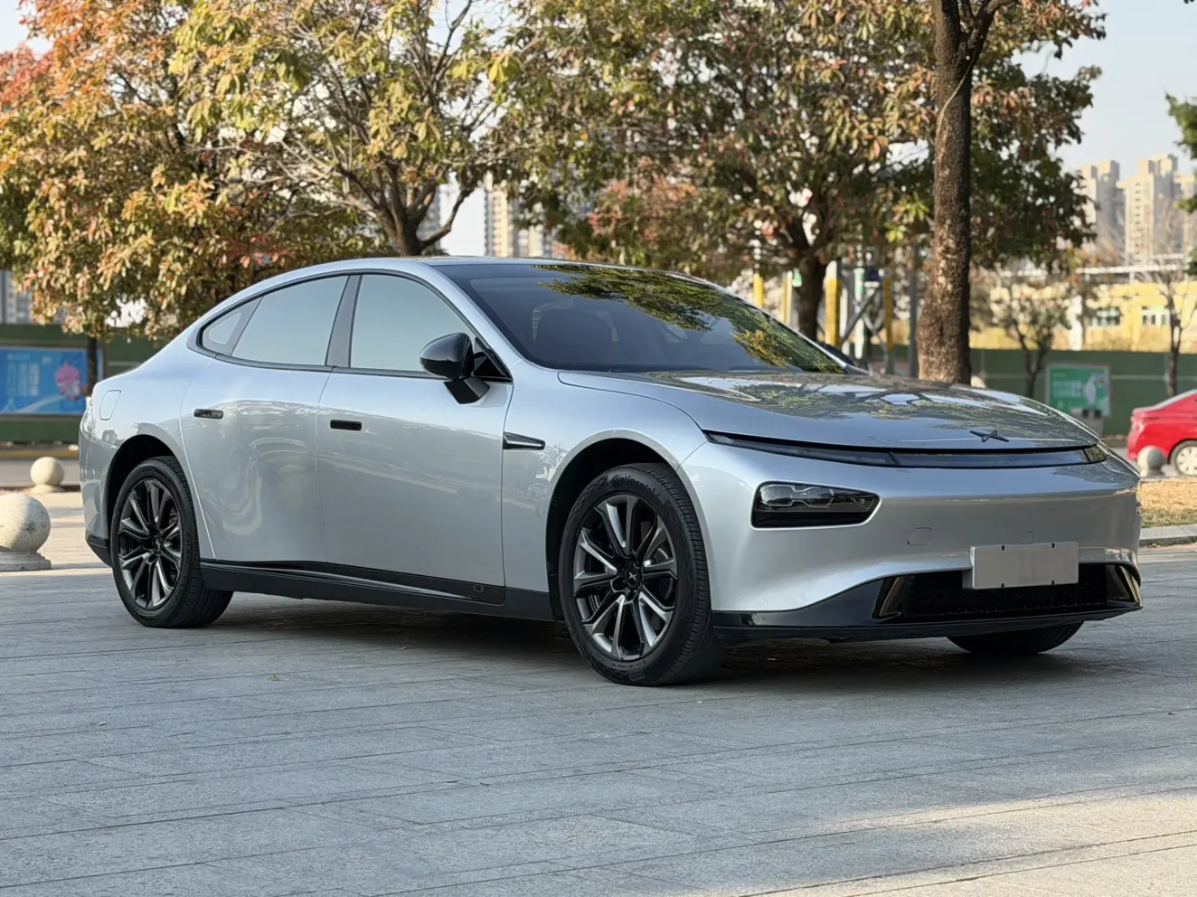 Xpeng P7  из Китая