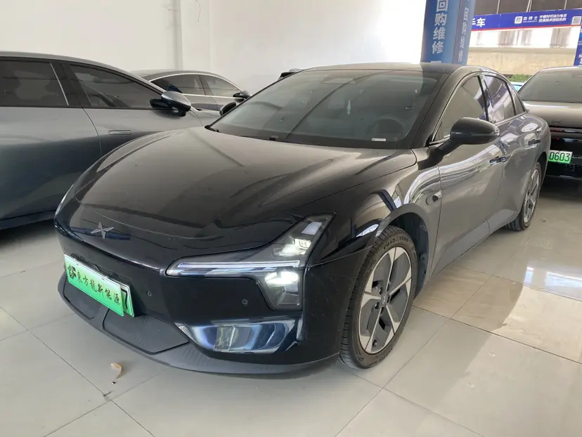 Xpeng Xiaopeng MONA M03  из Китая