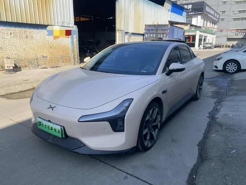 Xpeng Xiaopeng MONA M03  из Китая