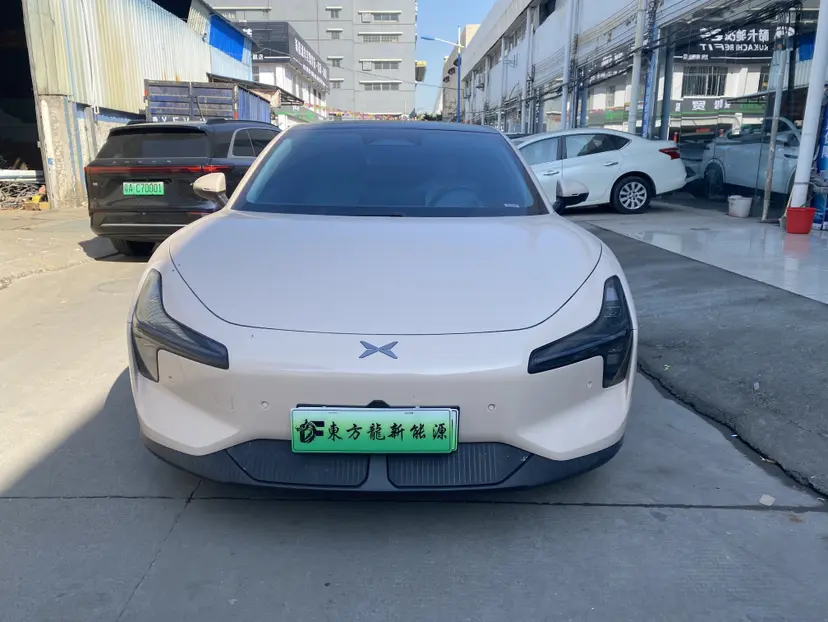 Xpeng Xiaopeng MONA M03  из Китая