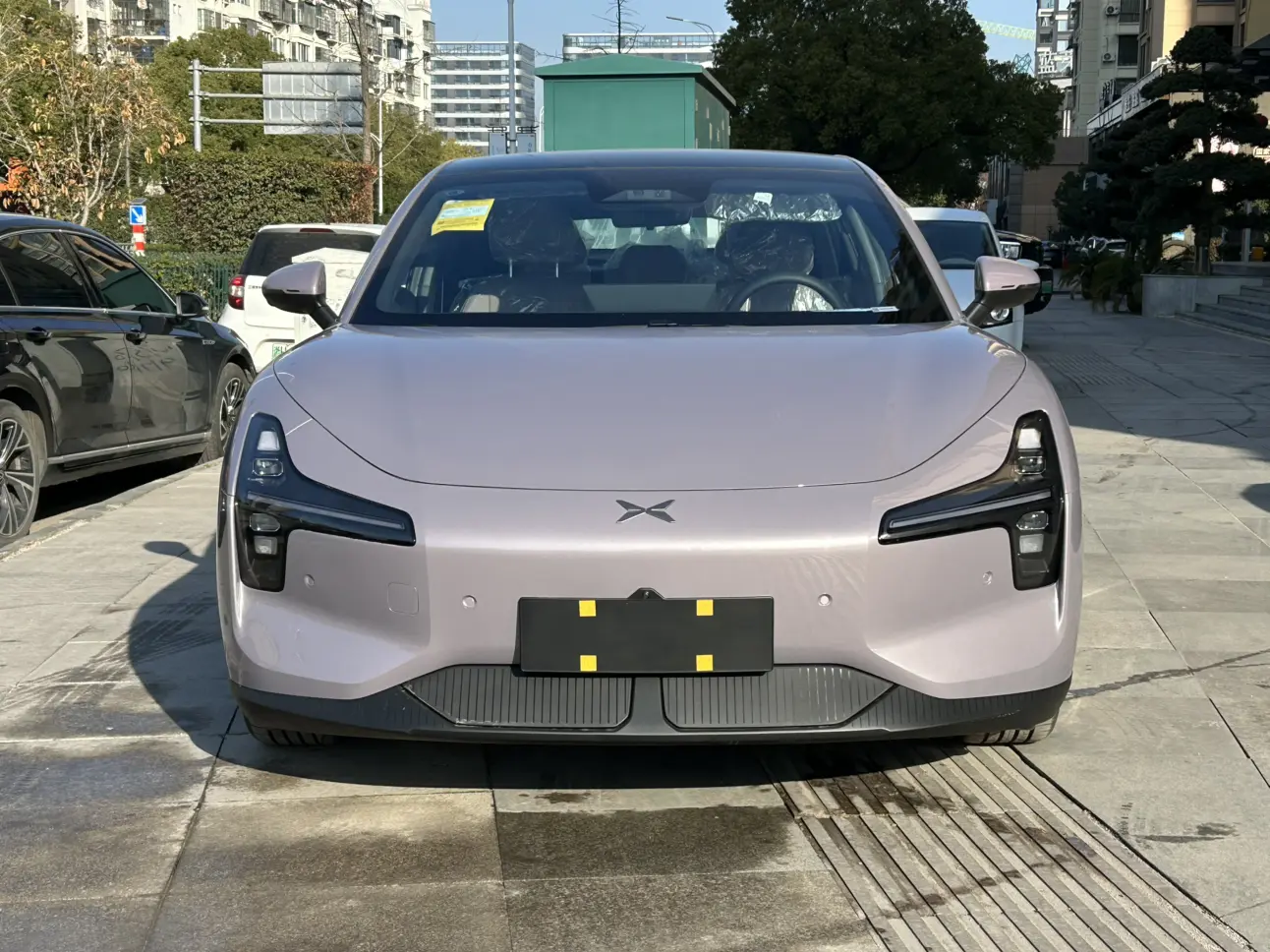 Xpeng Xiaopeng MONA M03  из Китая