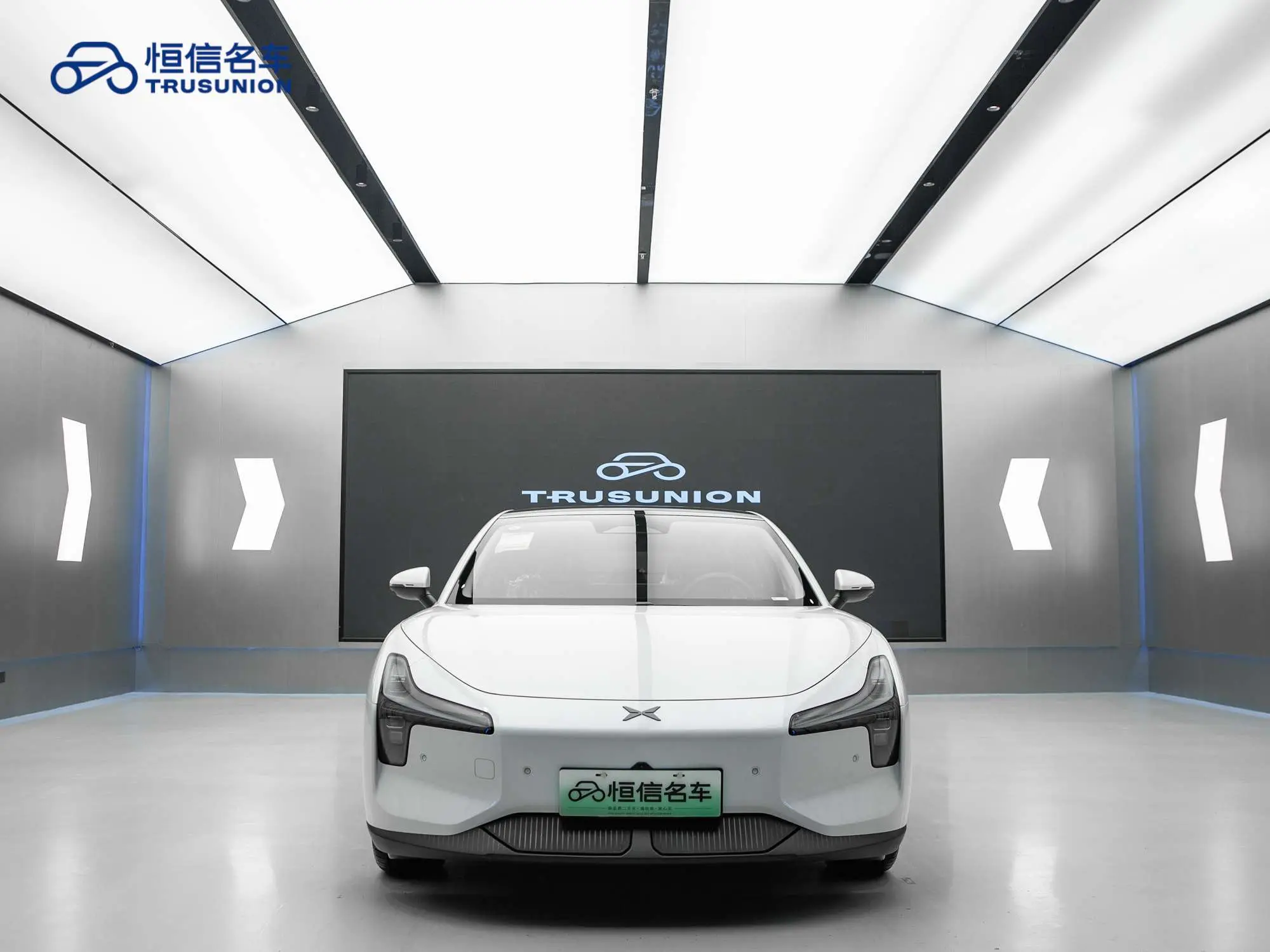 Xpeng Xiaopeng MONA M03  из Китая