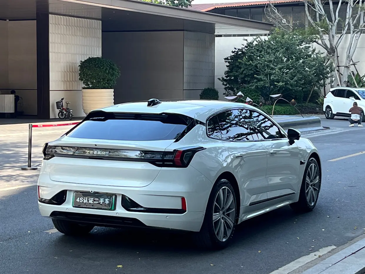 ZEEKR 001  из Китая