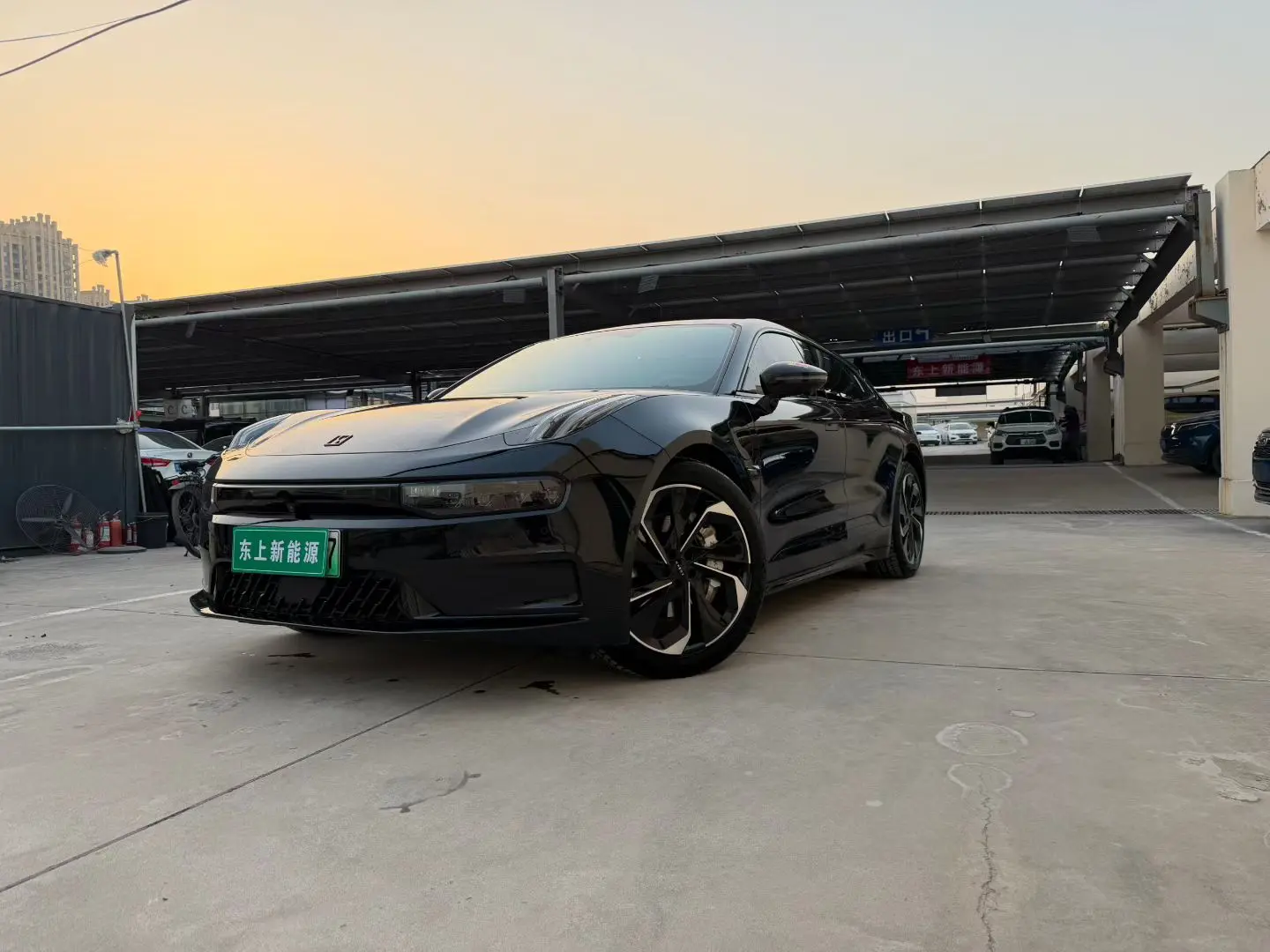 ZEEKR 001  из Китая