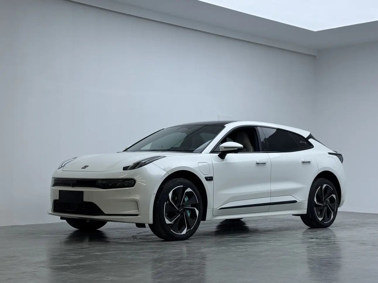 ZEEKR 001  из Китая