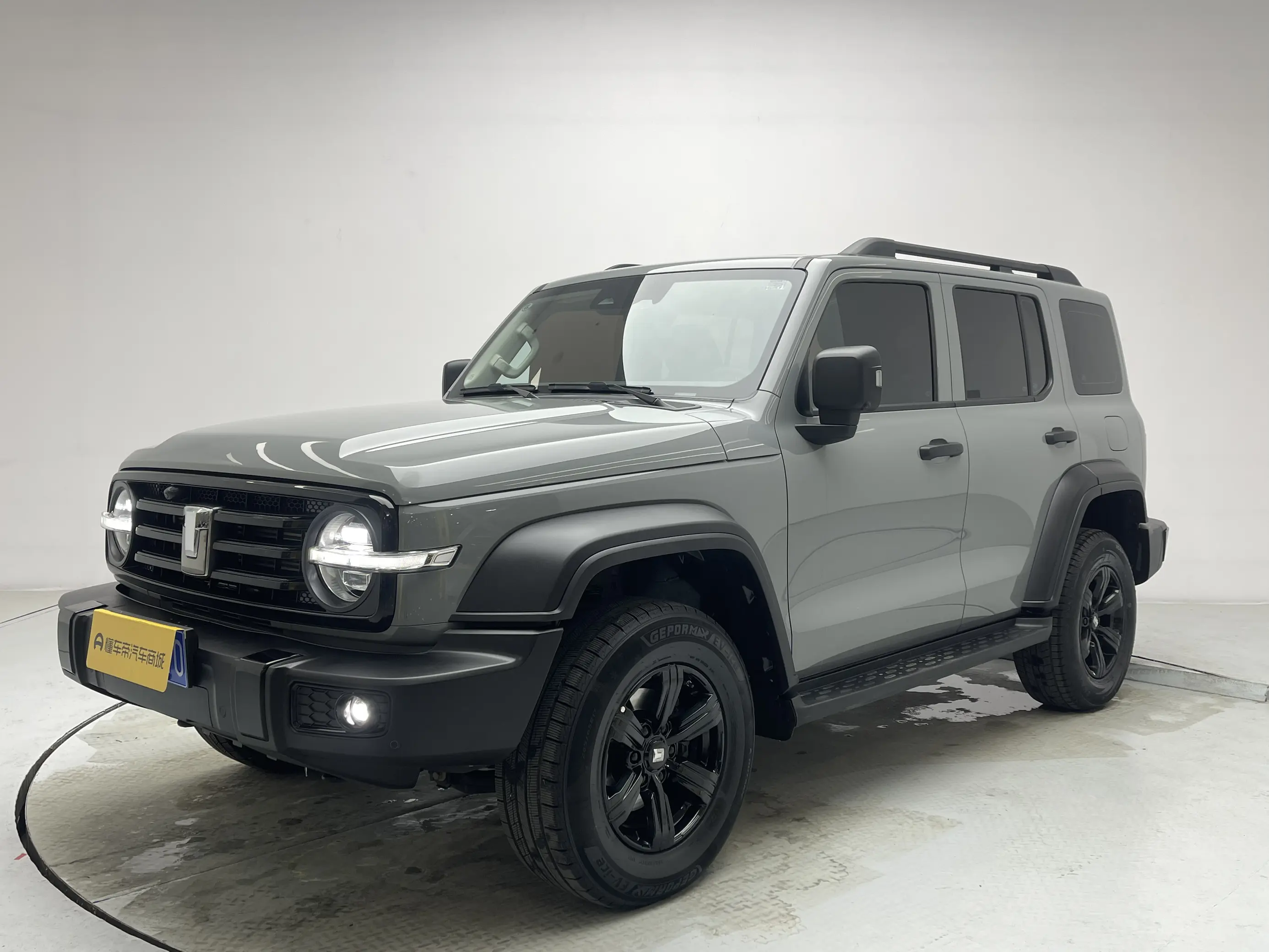 Tank 300  из Китая