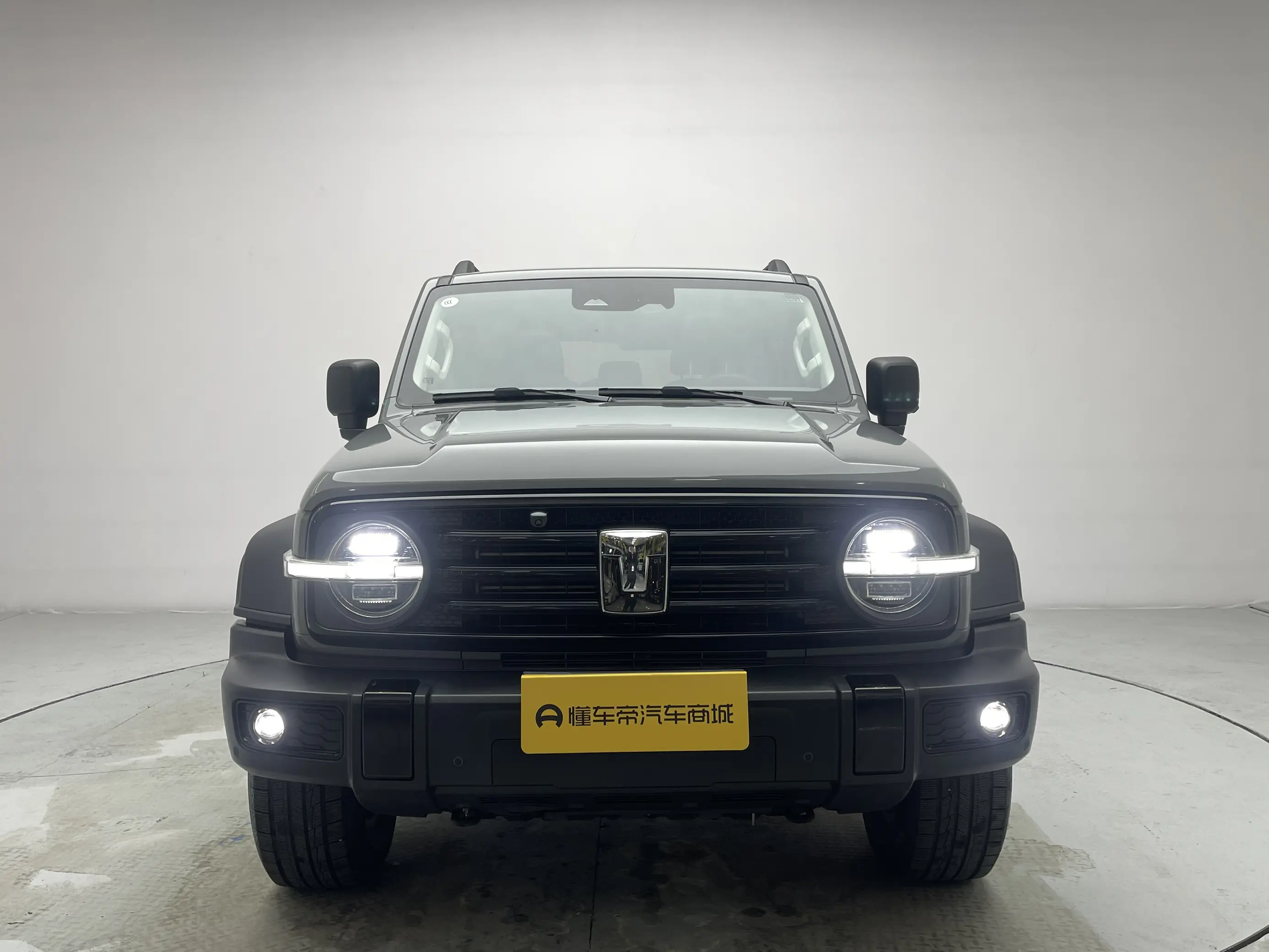 Tank 300  из Китая