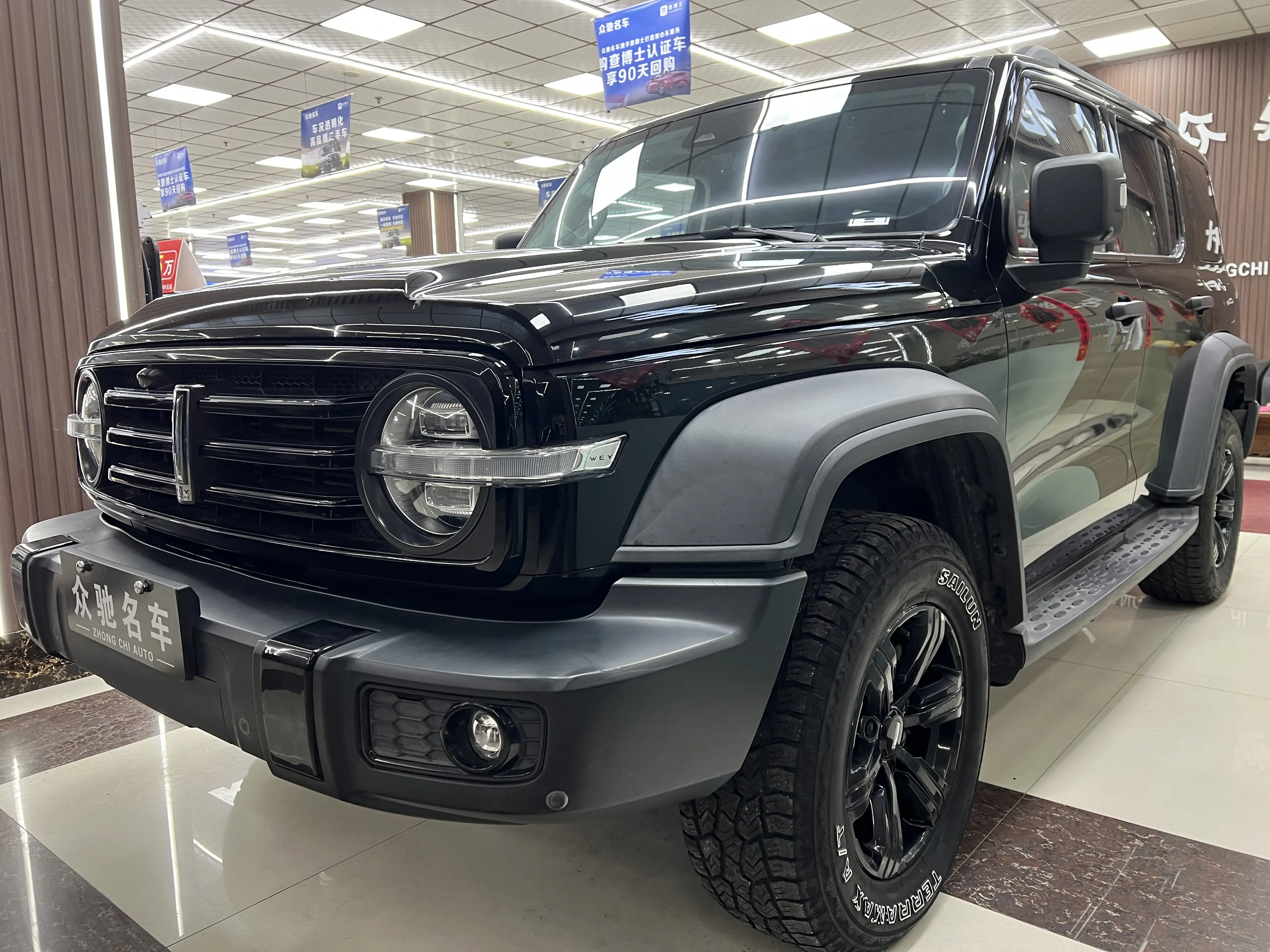 Tank 300  из Китая