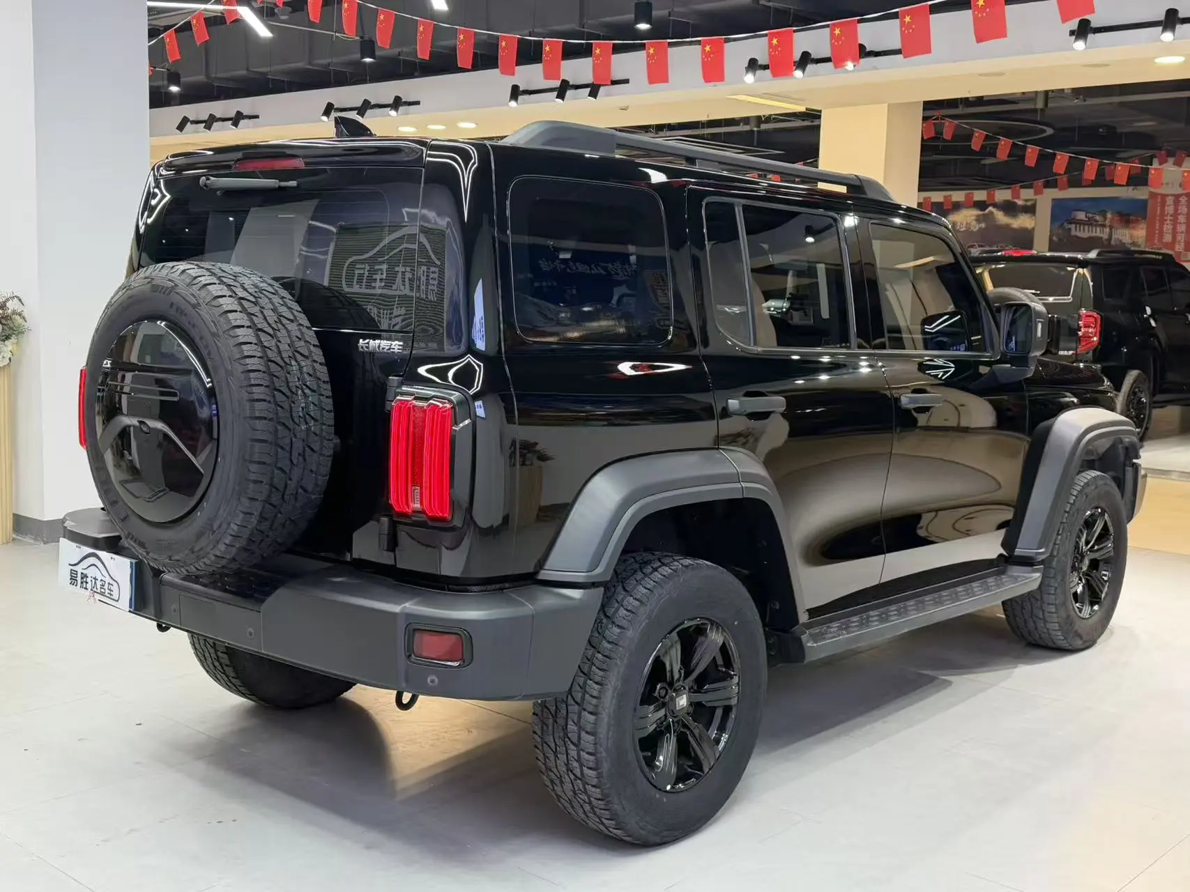 Tank 300  из Китая