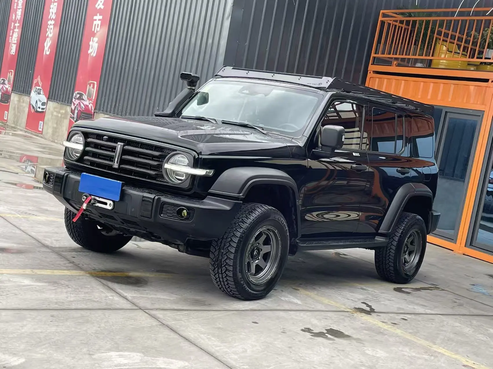 Tank 300  из Китая