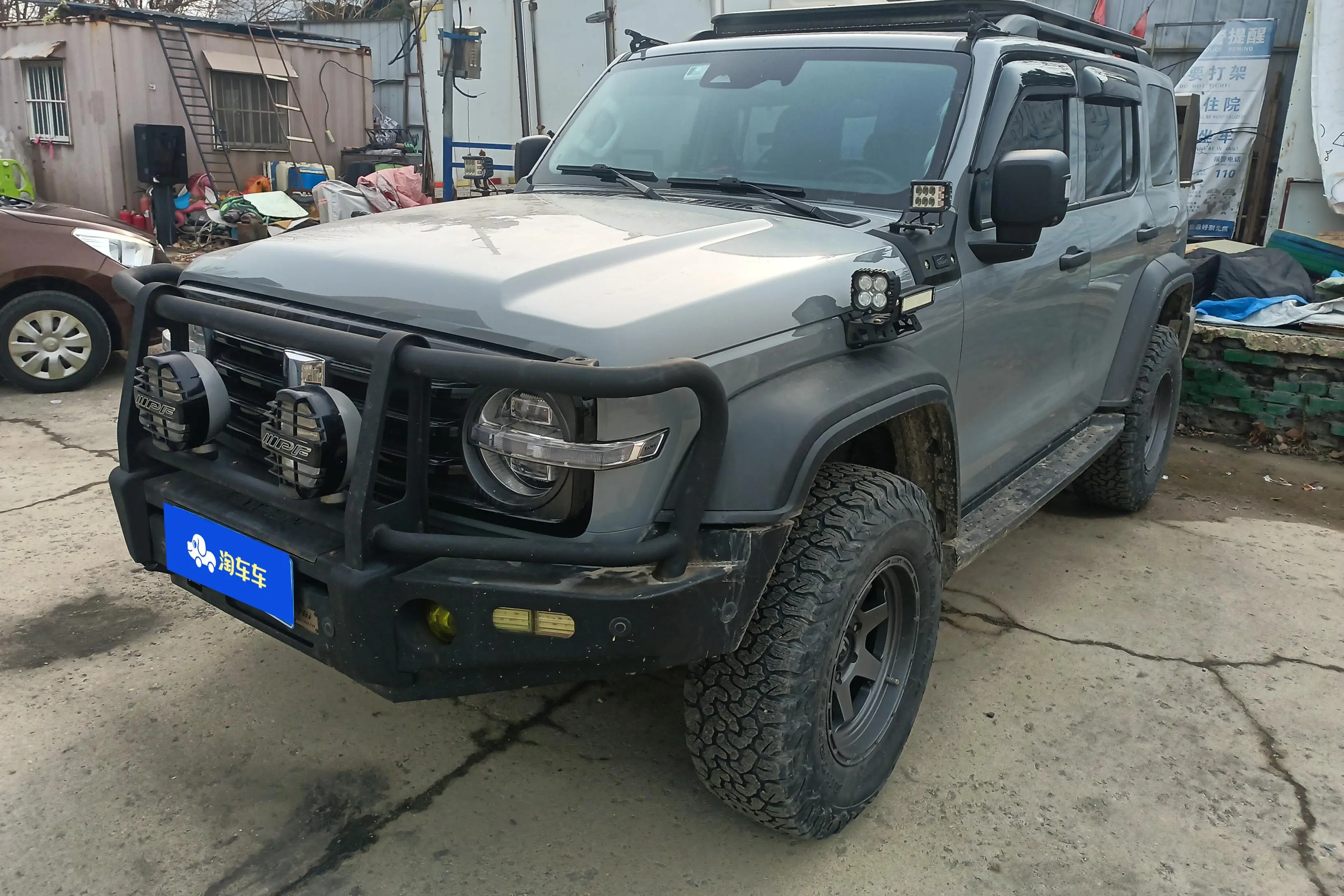 Tank 300  из Китая