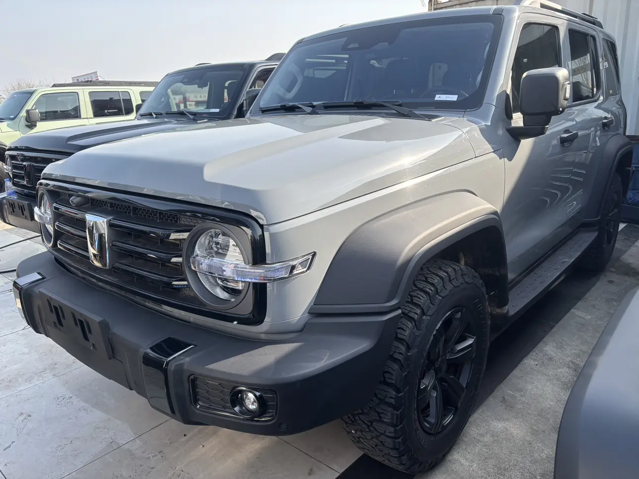 Tank 300  из Китая