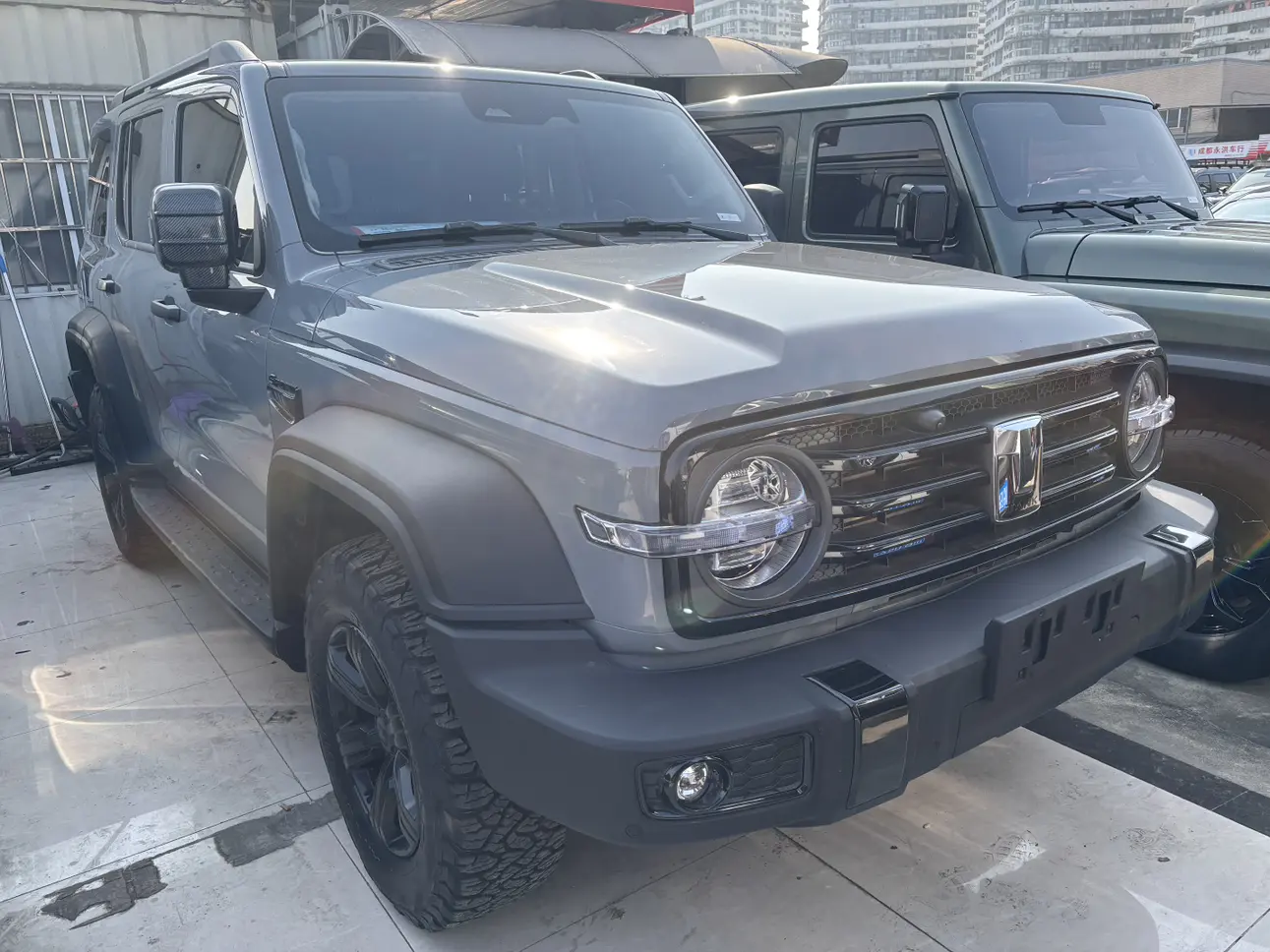 Tank 300  из Китая