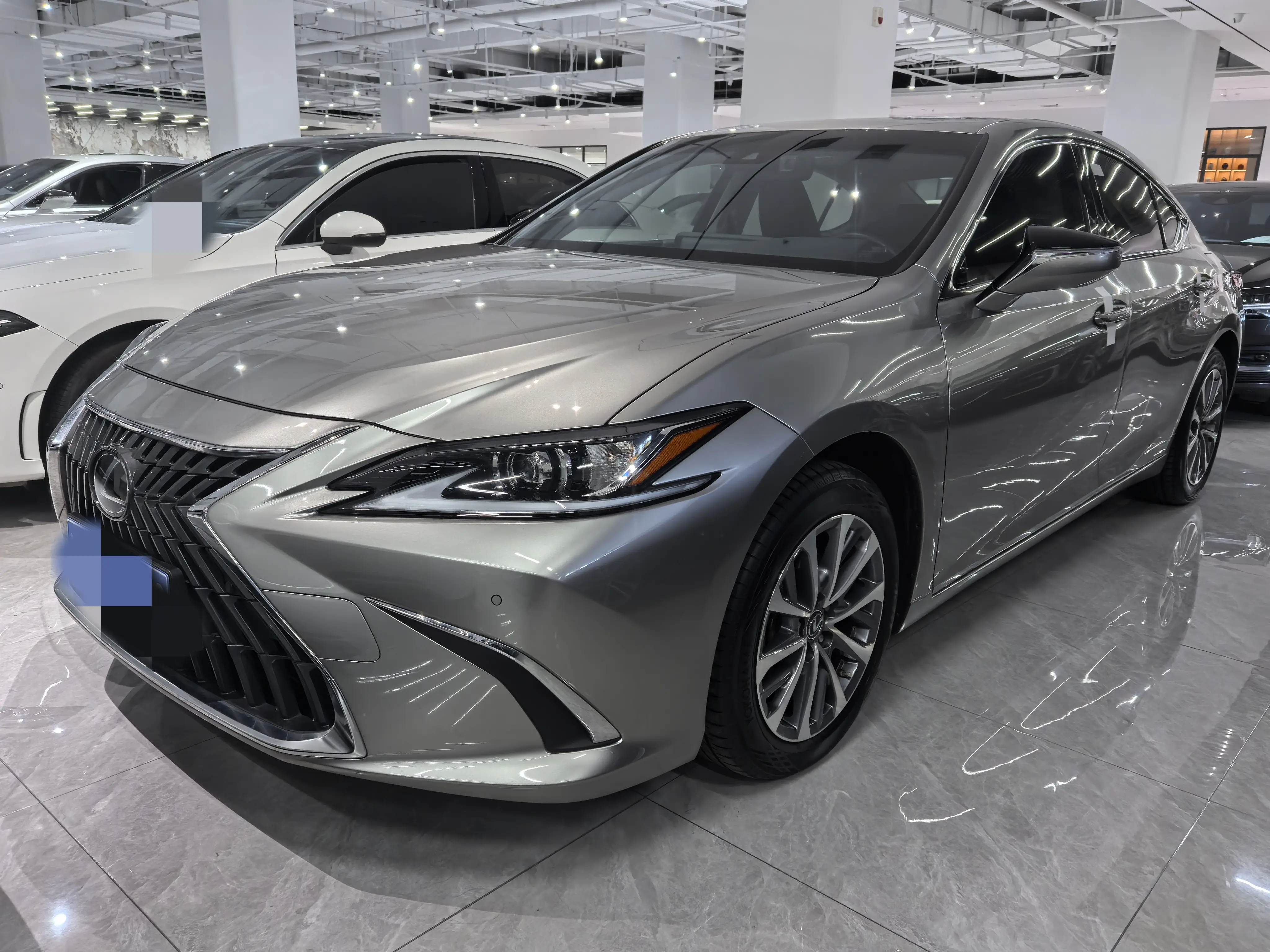 Lexus ES  из Китая