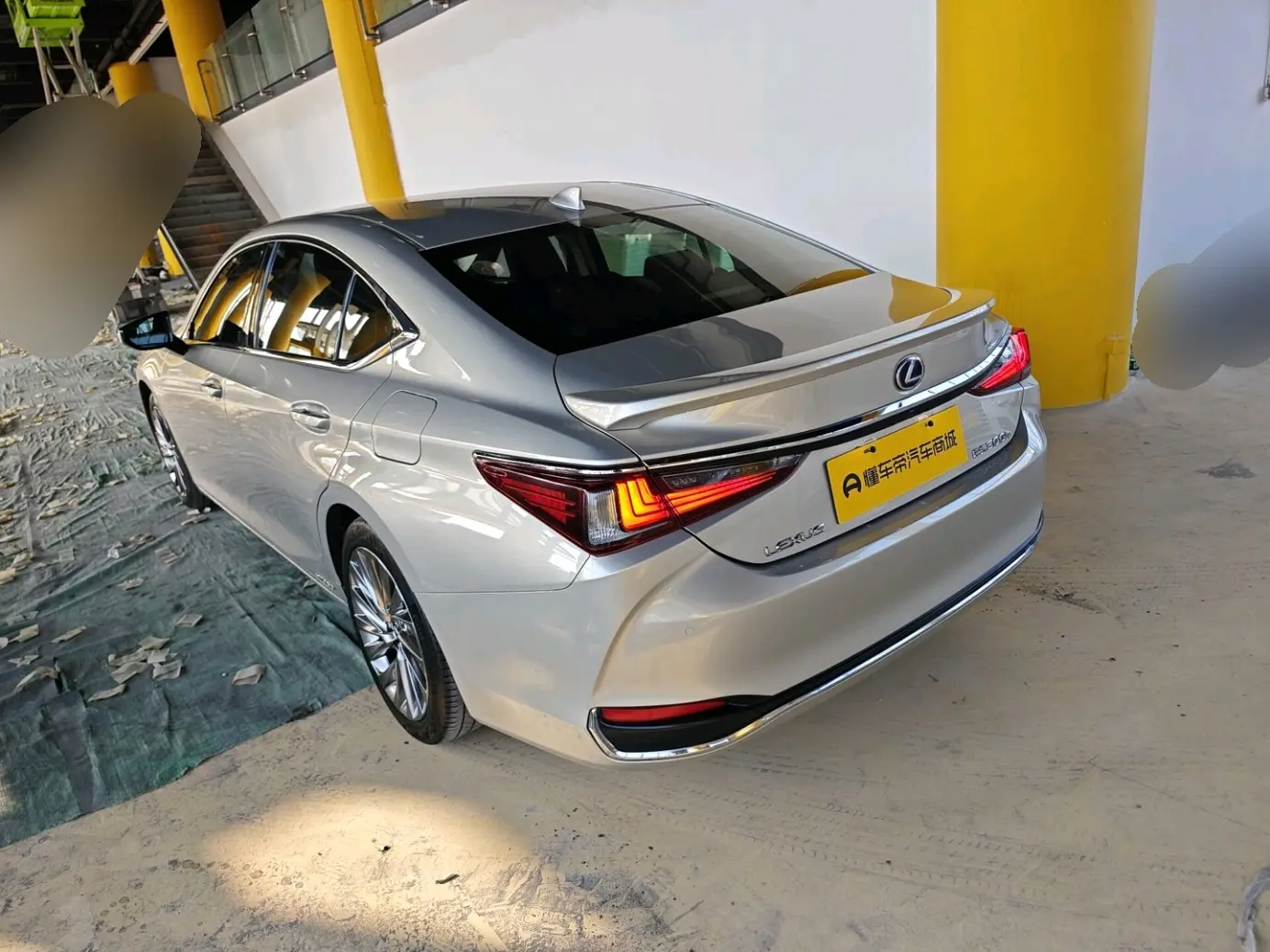 Lexus ES