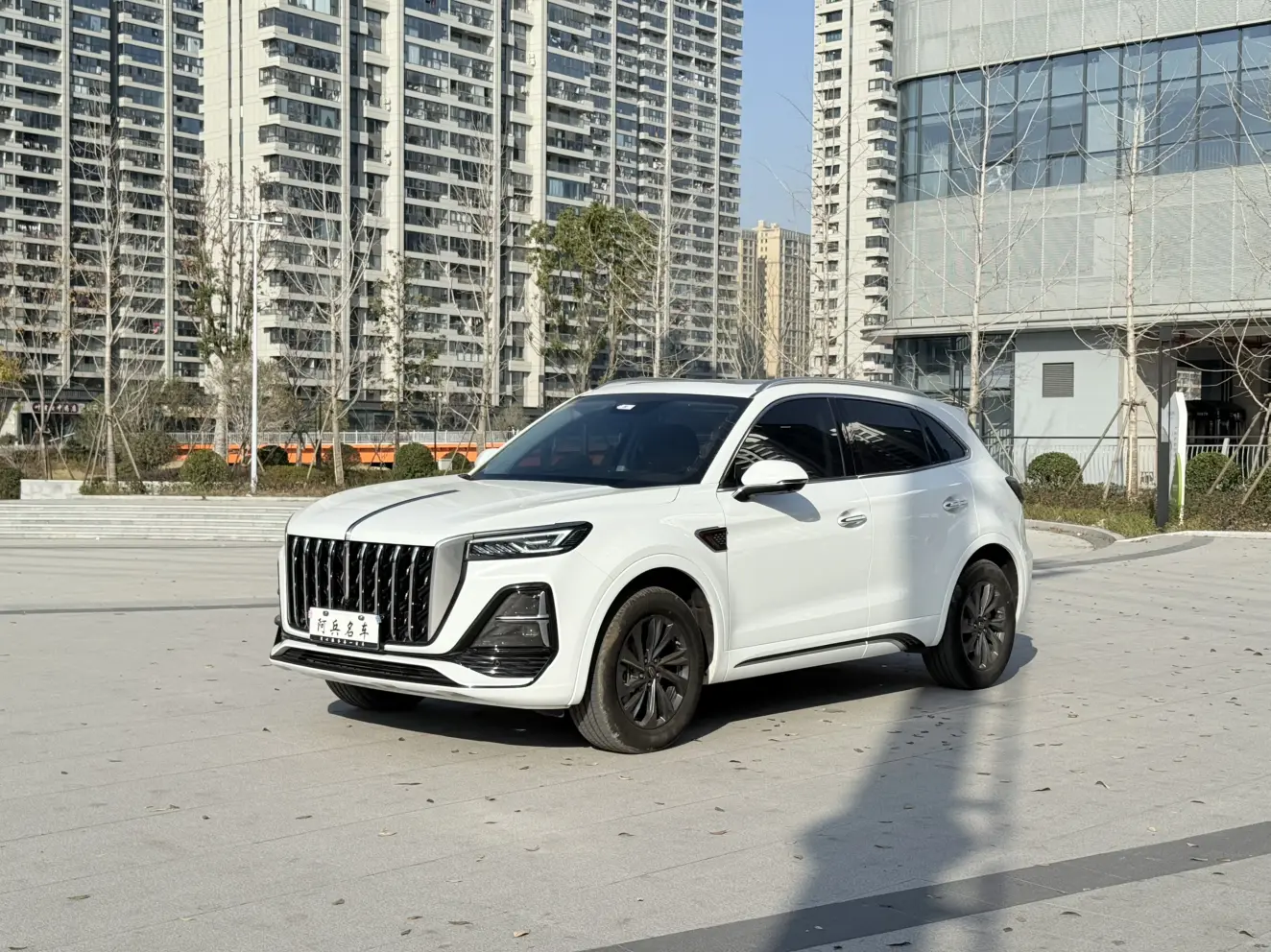 Hongqi HS5  из Китая