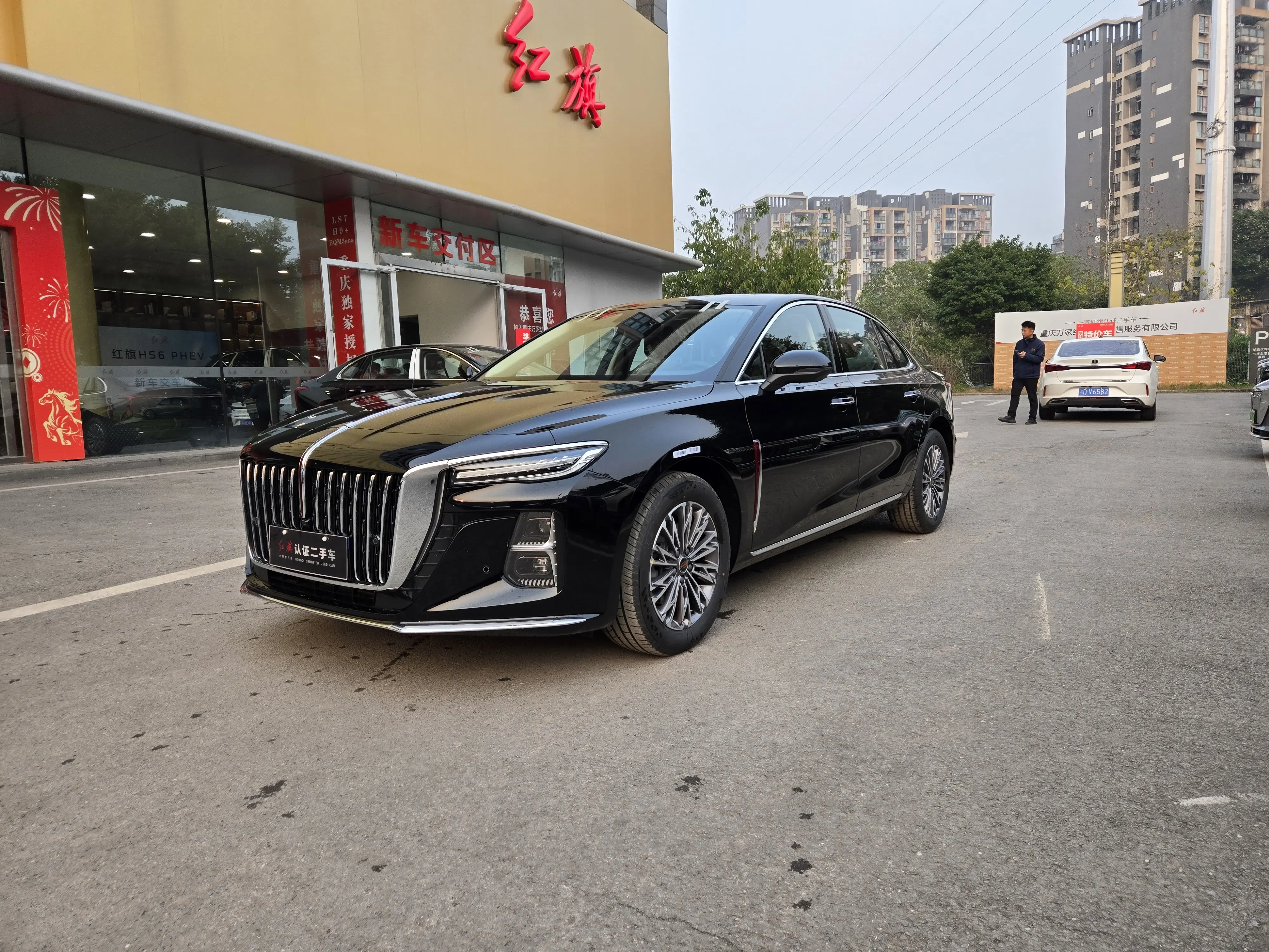 Hongqi H5  из Китая