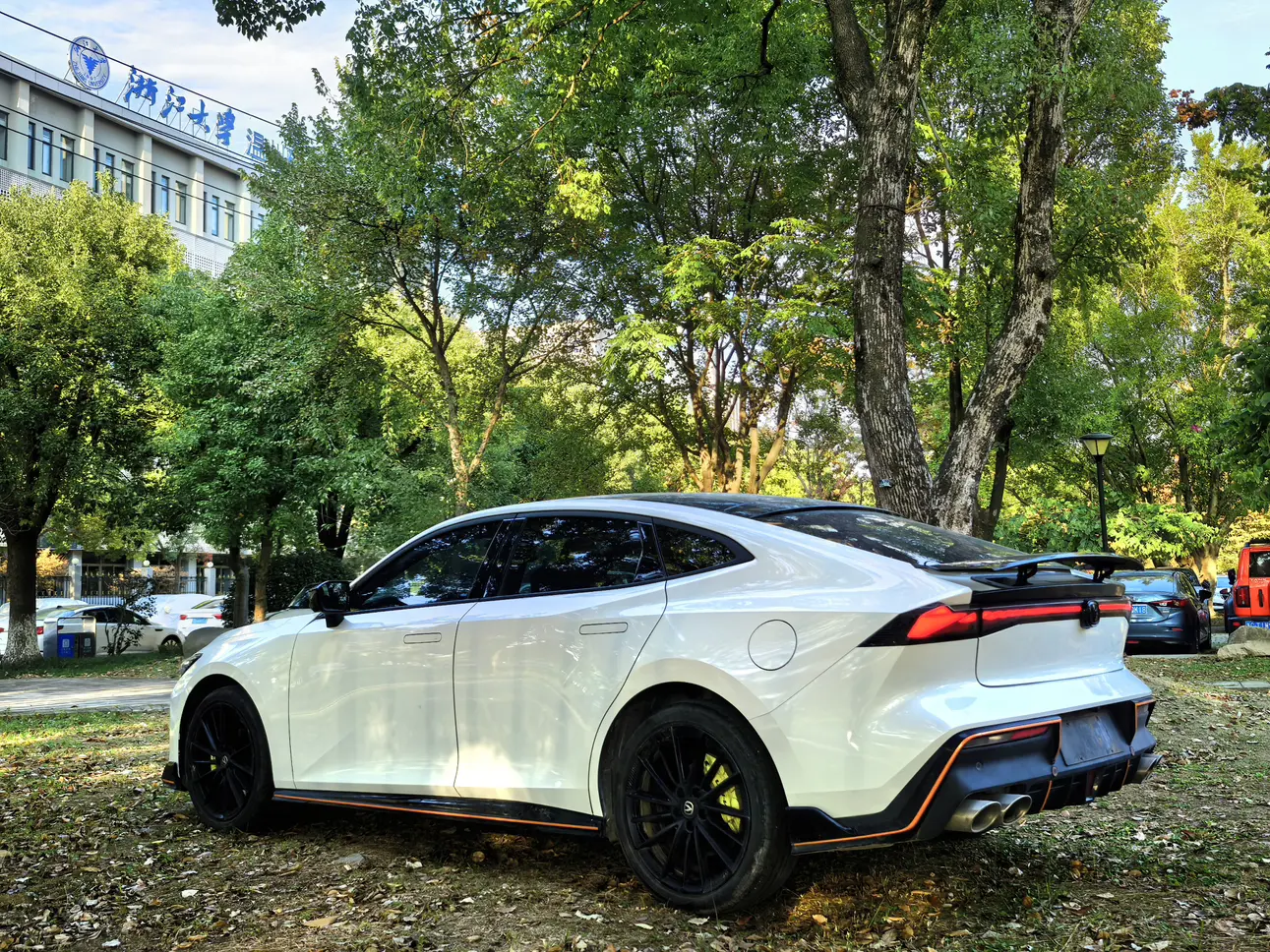 Changan UNI-V  из Китая