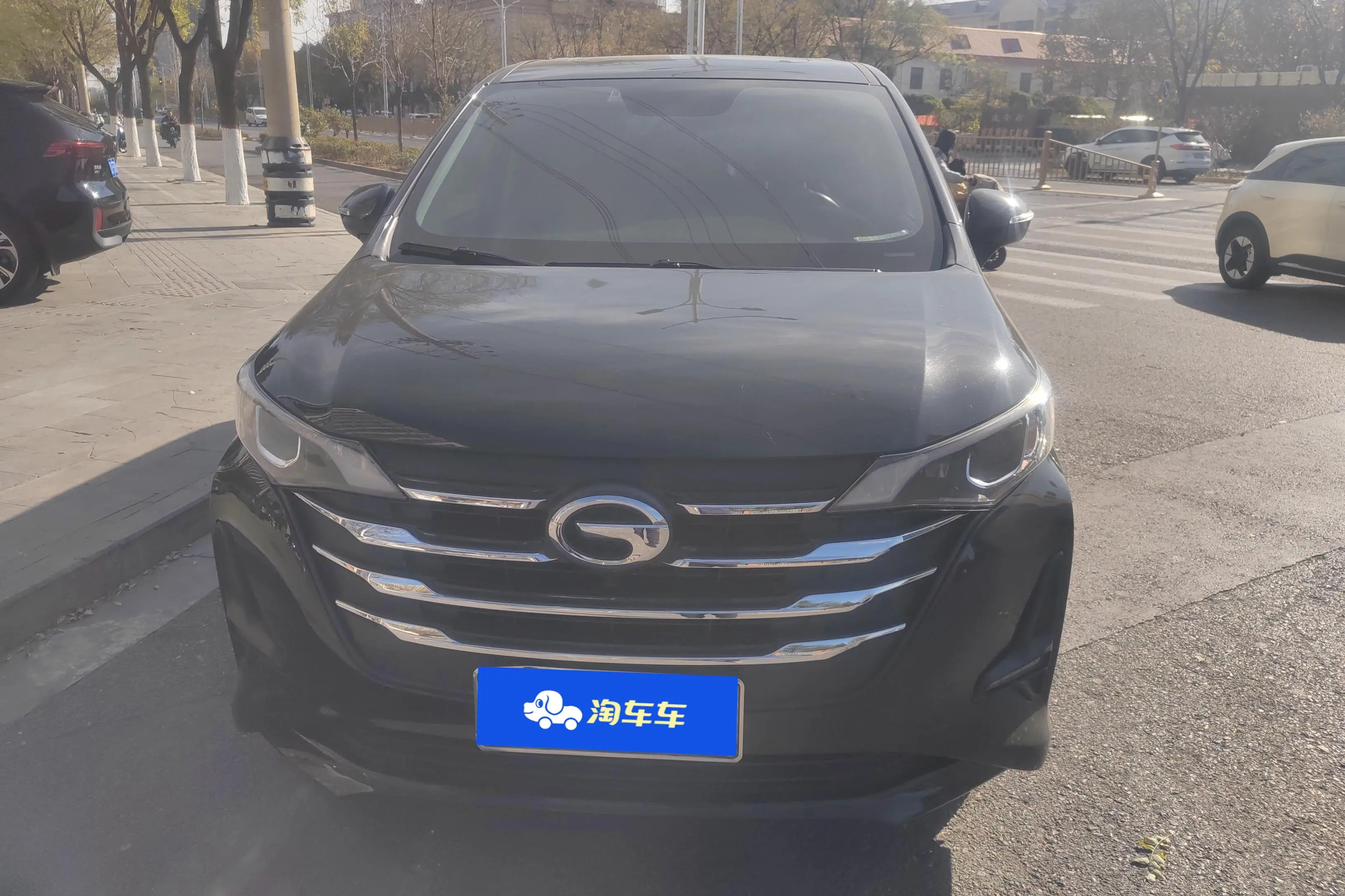 GAC Trumpchi M6  из Китая
