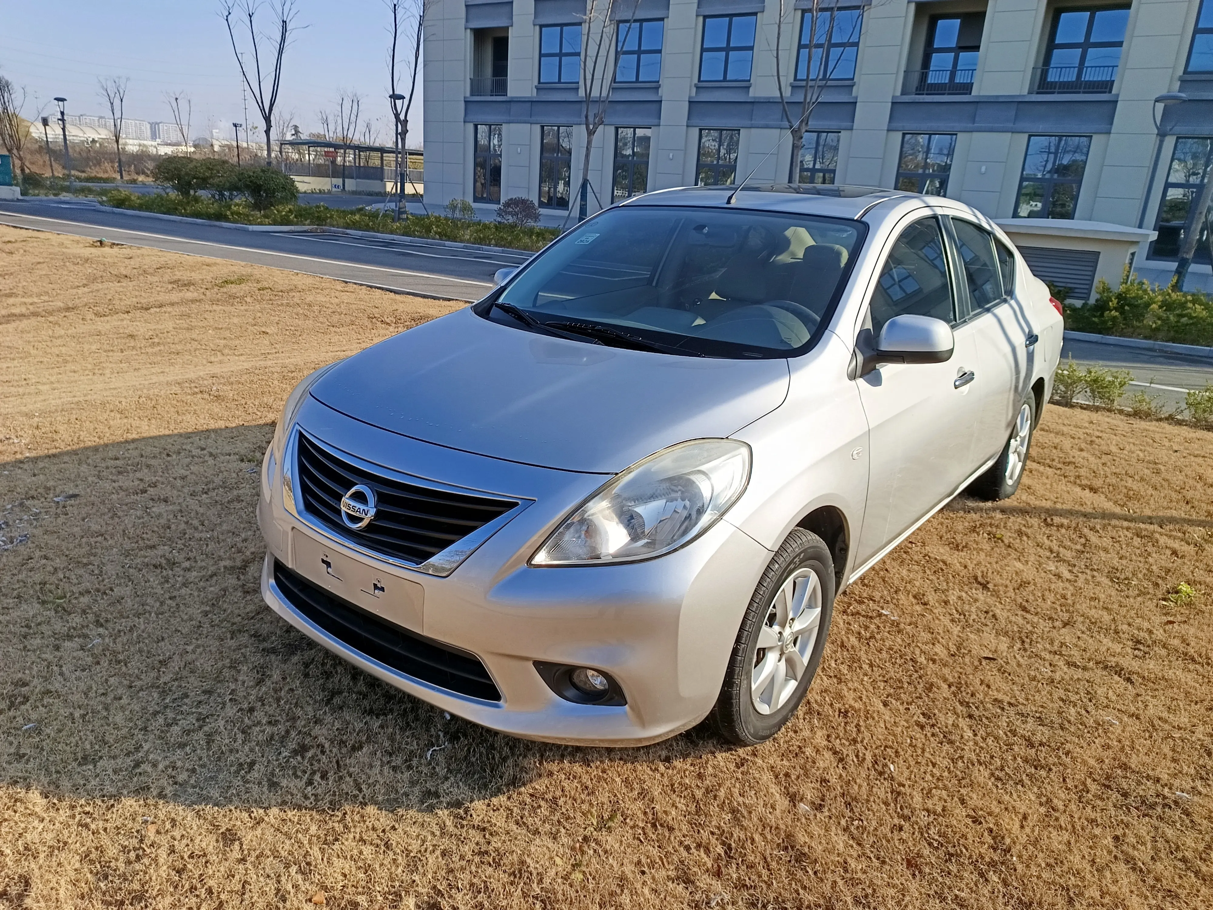 Nissan Sunlight  из Китая