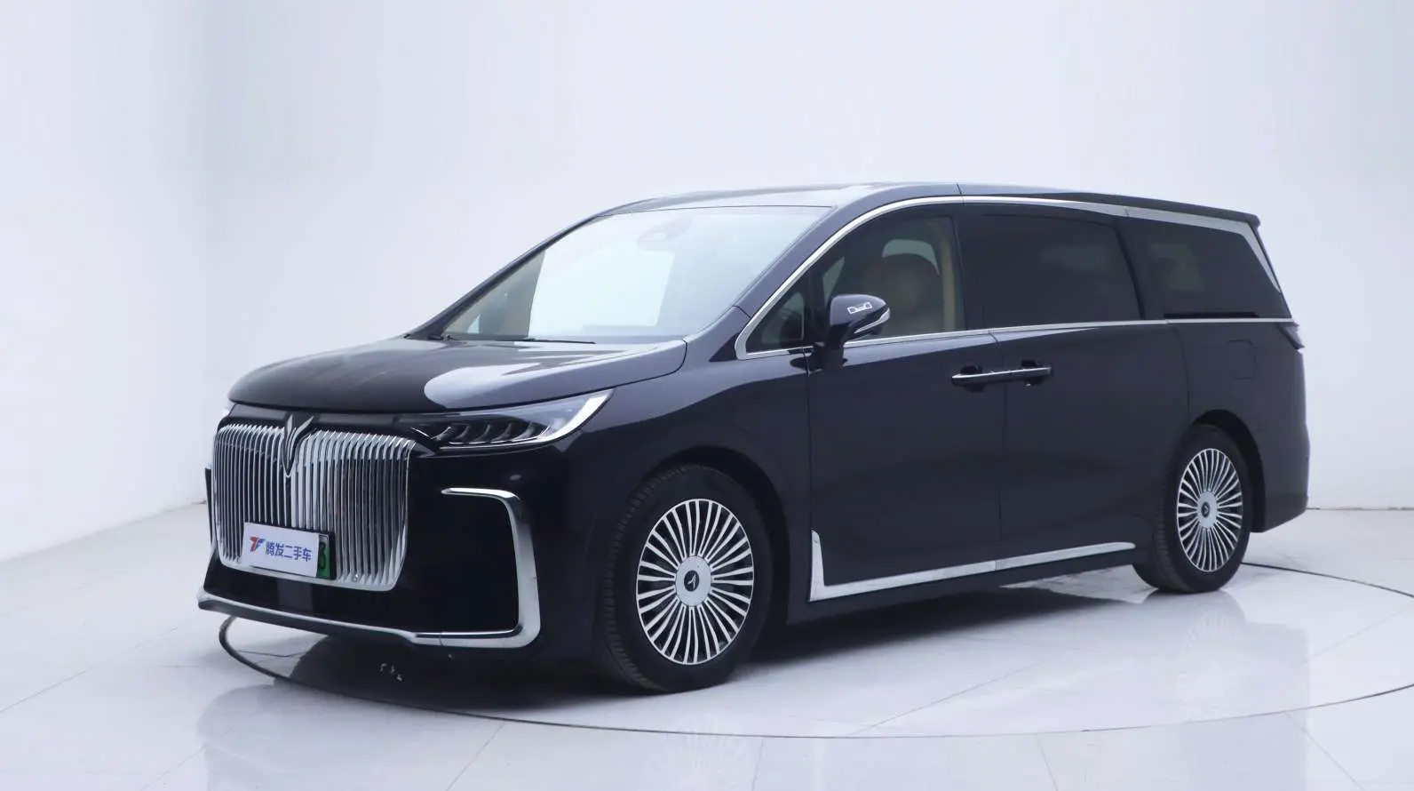 Voyah Lantu Dreamer PHEV  из Китая