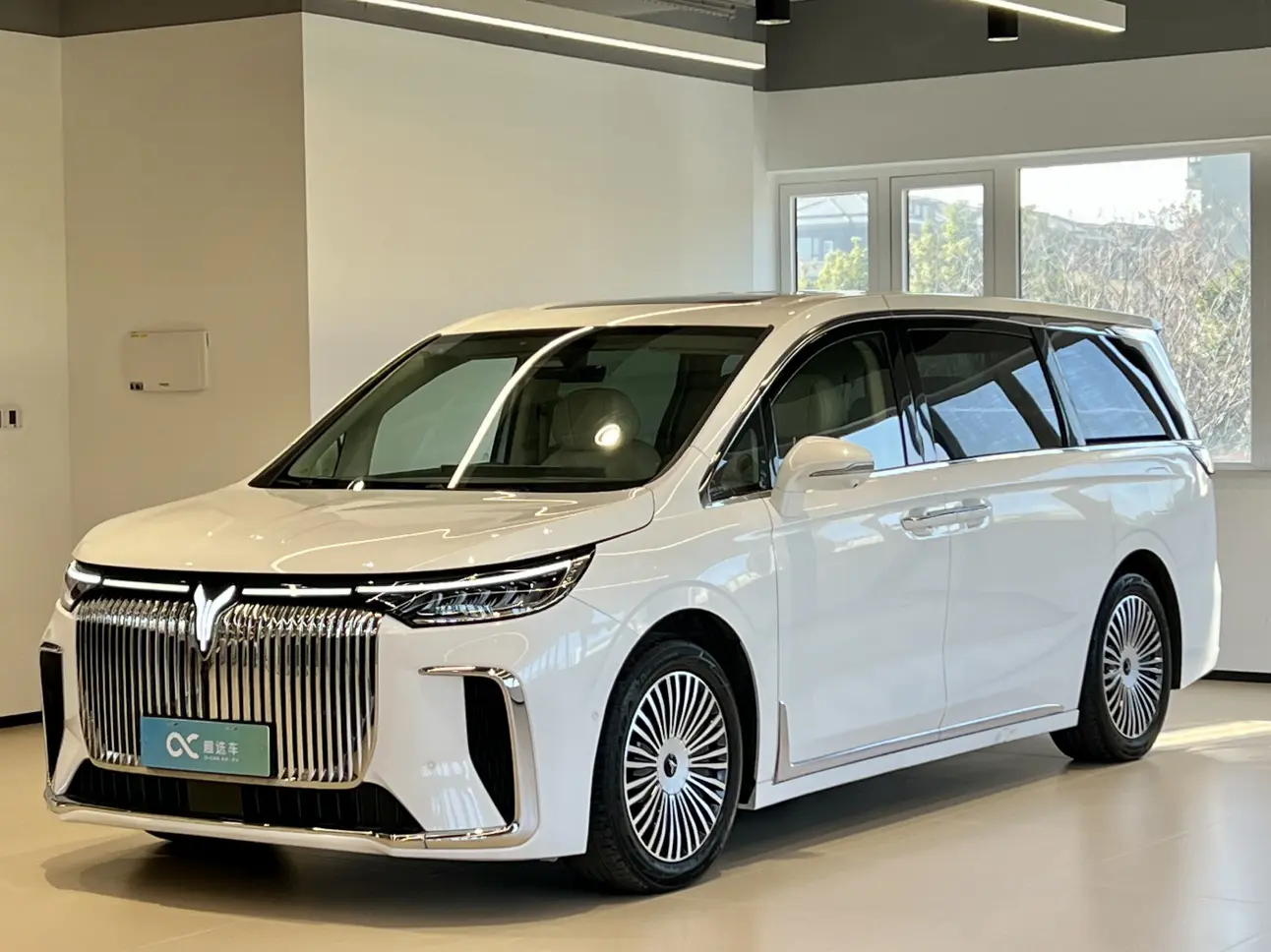 Voyah Lantu Dreamer PHEV  из Китая