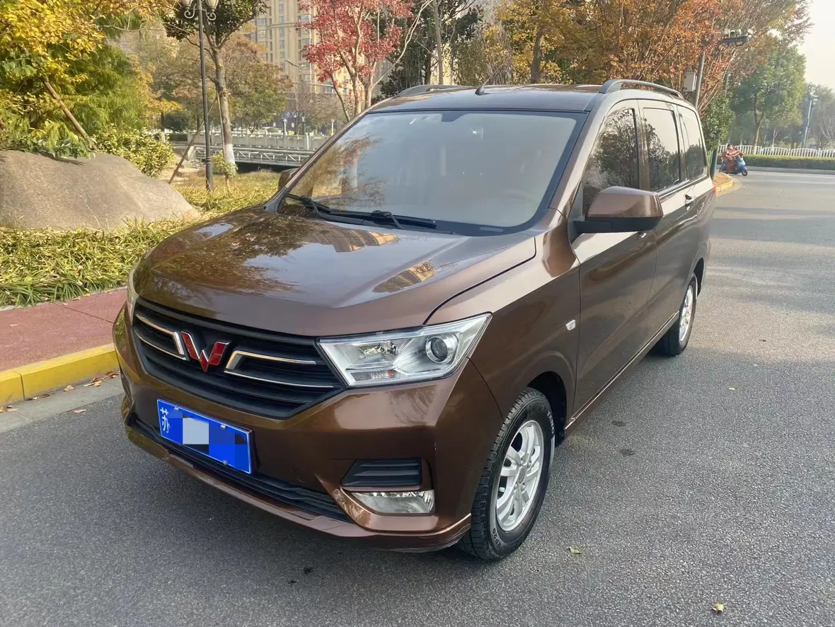 Wuling Hongguang  из Китая